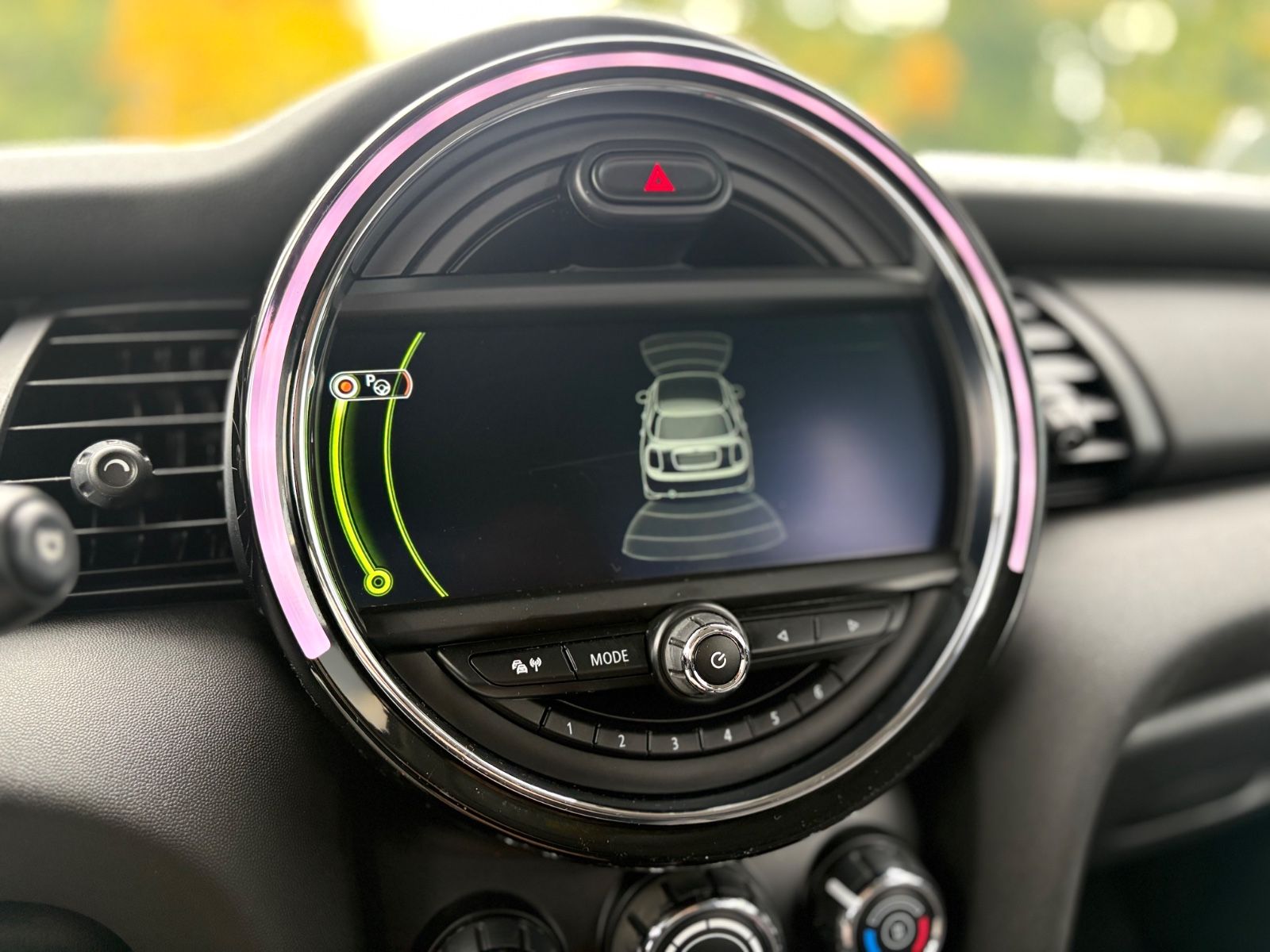 Fahrzeugabbildung MINI ONE*NAVI*KLIMA*PDC*SHZ*5TÜRIG*TOP