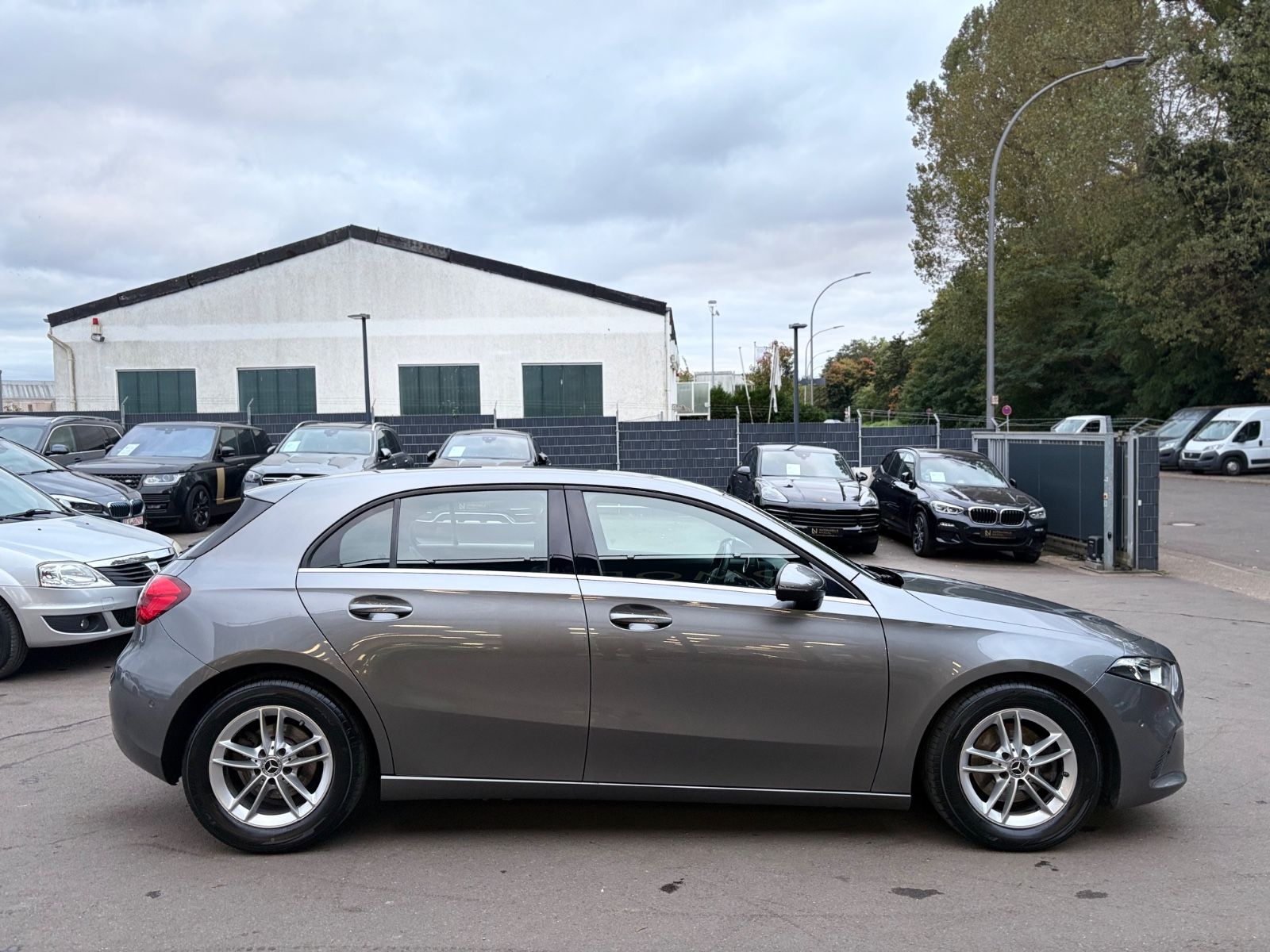 Fahrzeugabbildung Mercedes-Benz A 180 D*AUT*MULTIBEAM*TEILLEDER*KAMERA*TOP