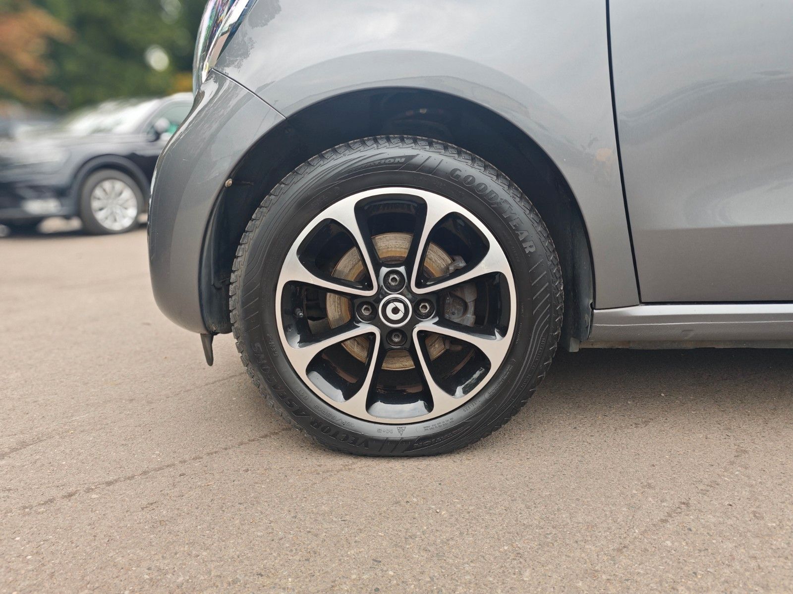 Fahrzeugabbildung Smart FORFOUR*AUT*PASSION*NAVI*PDC*LED*TOP