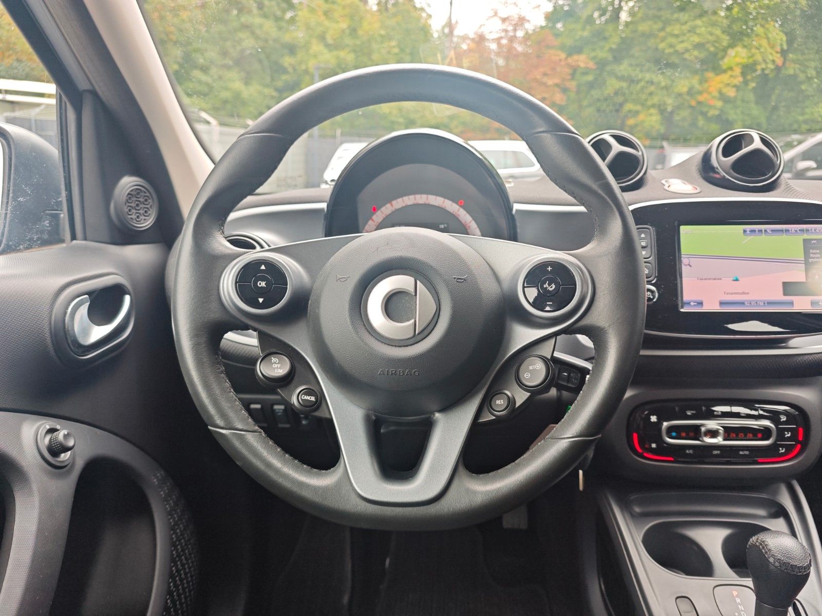 Fahrzeugabbildung Smart FORFOUR*AUT*PASSION*NAVI*PDC*LED*TOP
