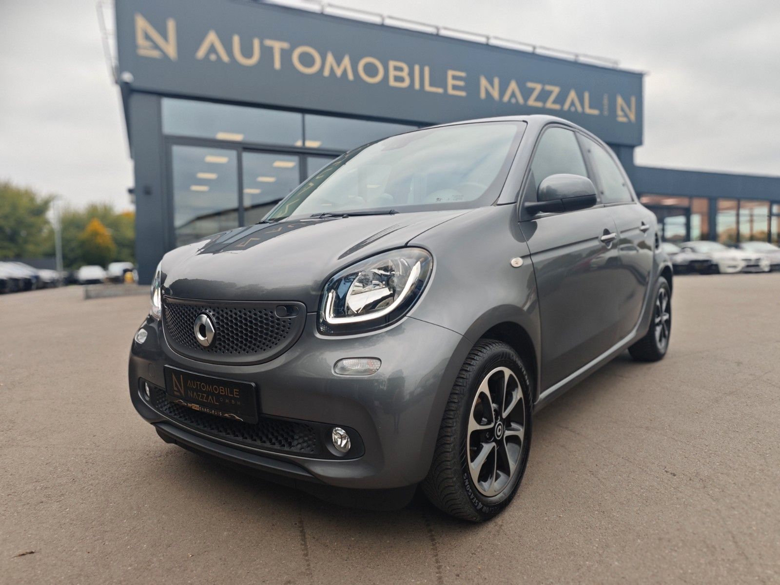 Fahrzeugabbildung Smart FORFOUR*AUT*PASSION*NAVI*PDC*LED*TOP