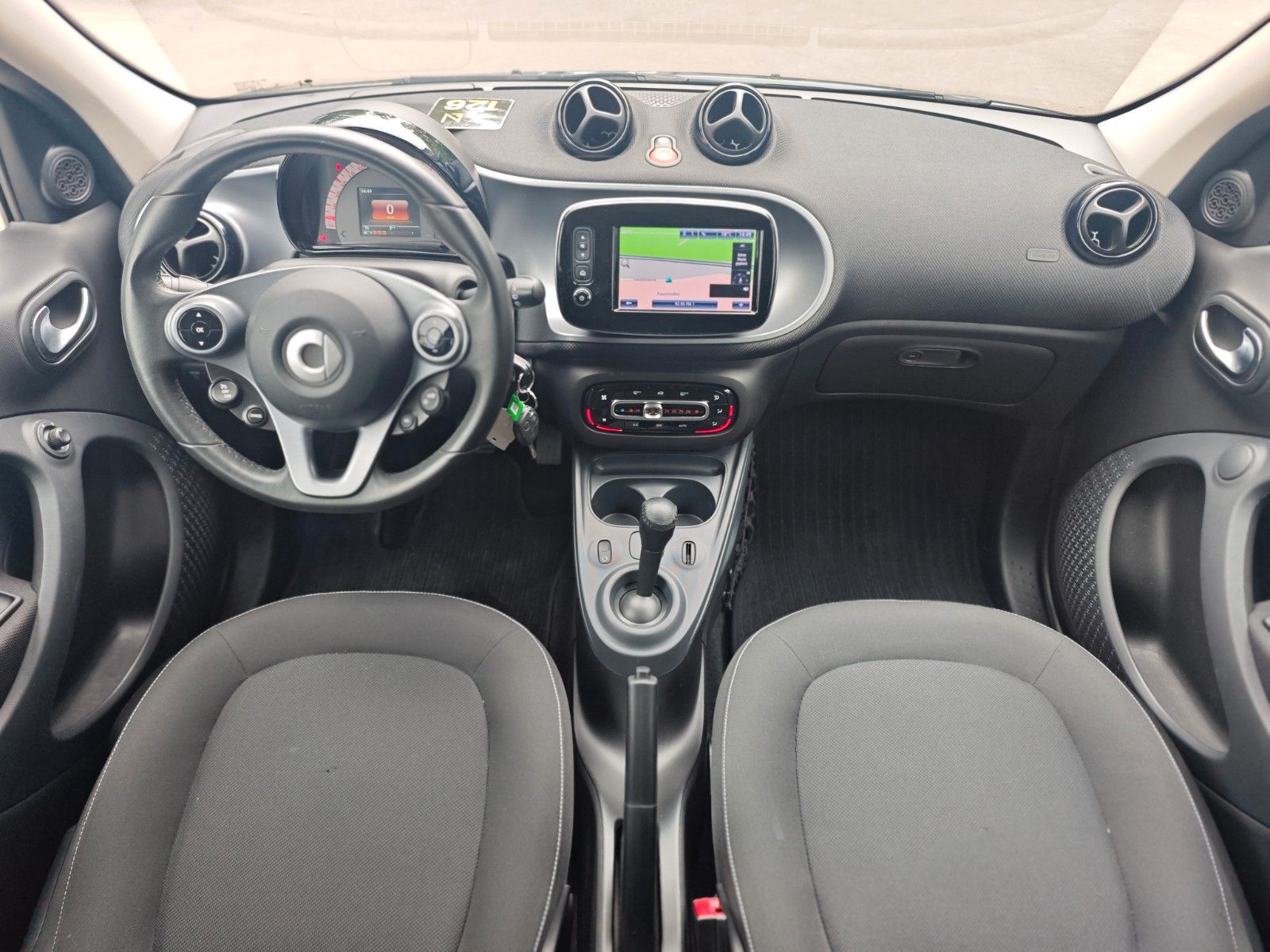 Fahrzeugabbildung Smart FORFOUR*AUT*PASSION*NAVI*PDC*LED*TOP