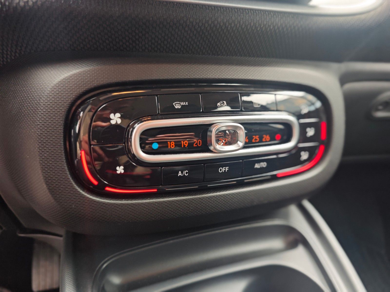 Fahrzeugabbildung Smart FORFOUR*AUT*PASSION*NAVI*PDC*LED*TOP