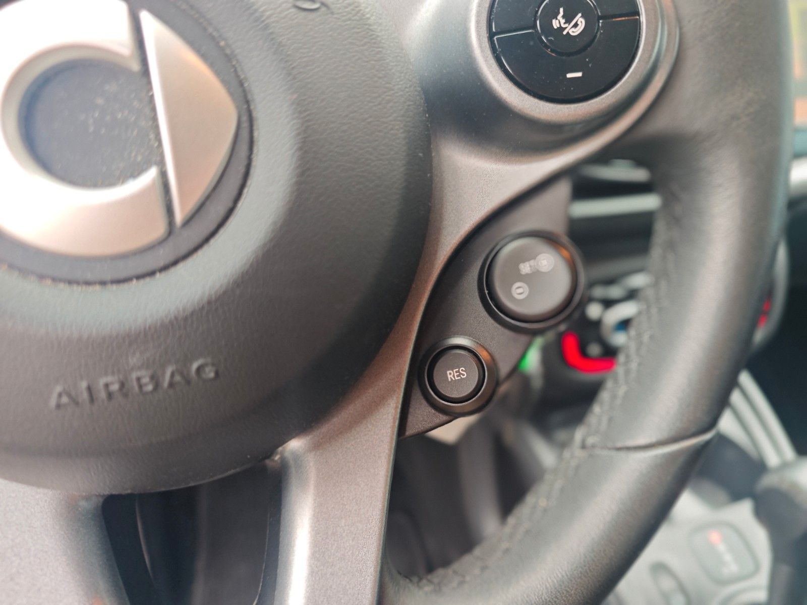 Fahrzeugabbildung Smart FORFOUR*AUT*PASSION*NAVI*PDC*LED*TOP