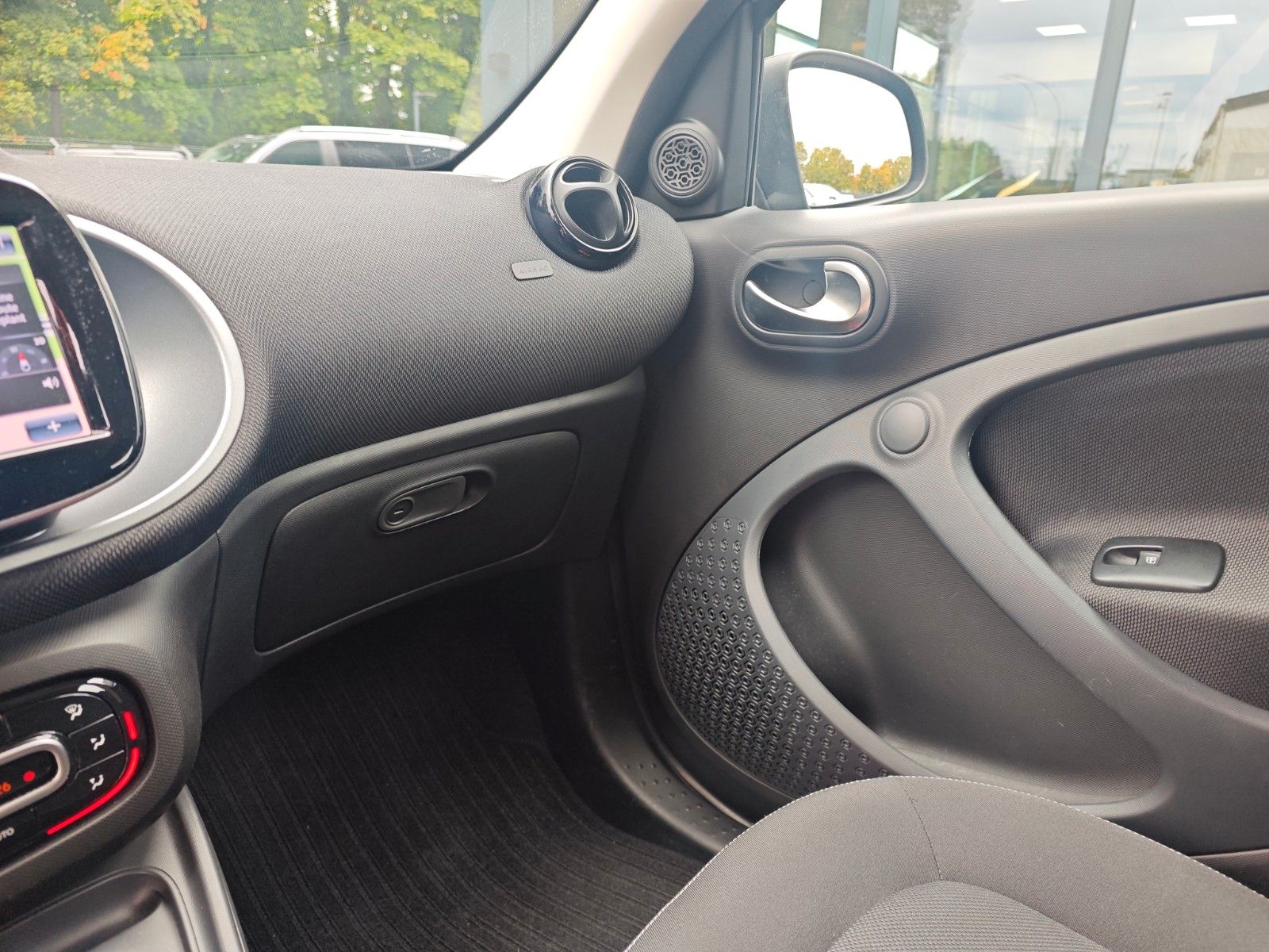Fahrzeugabbildung Smart FORFOUR*AUT*PASSION*NAVI*PDC*LED*TOP