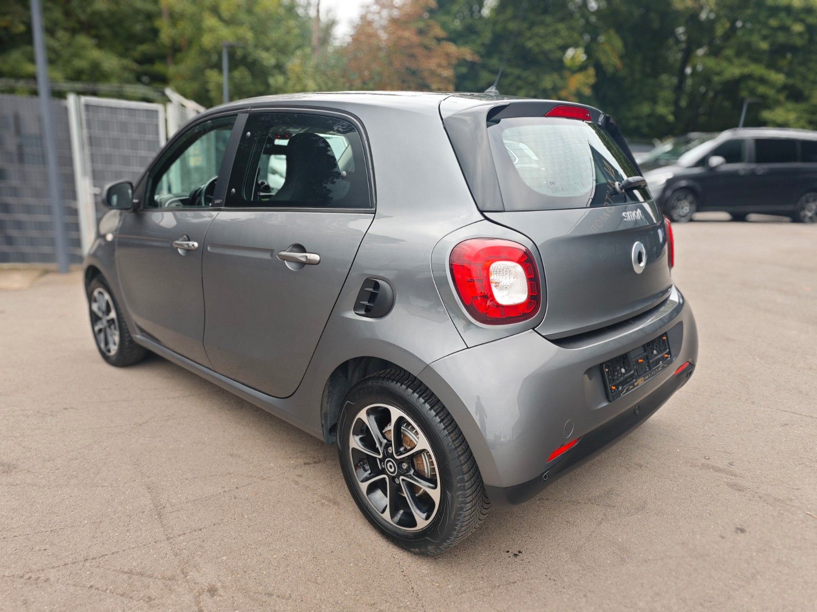 Fahrzeugabbildung Smart FORFOUR*AUT*PASSION*NAVI*PDC*LED*TOP