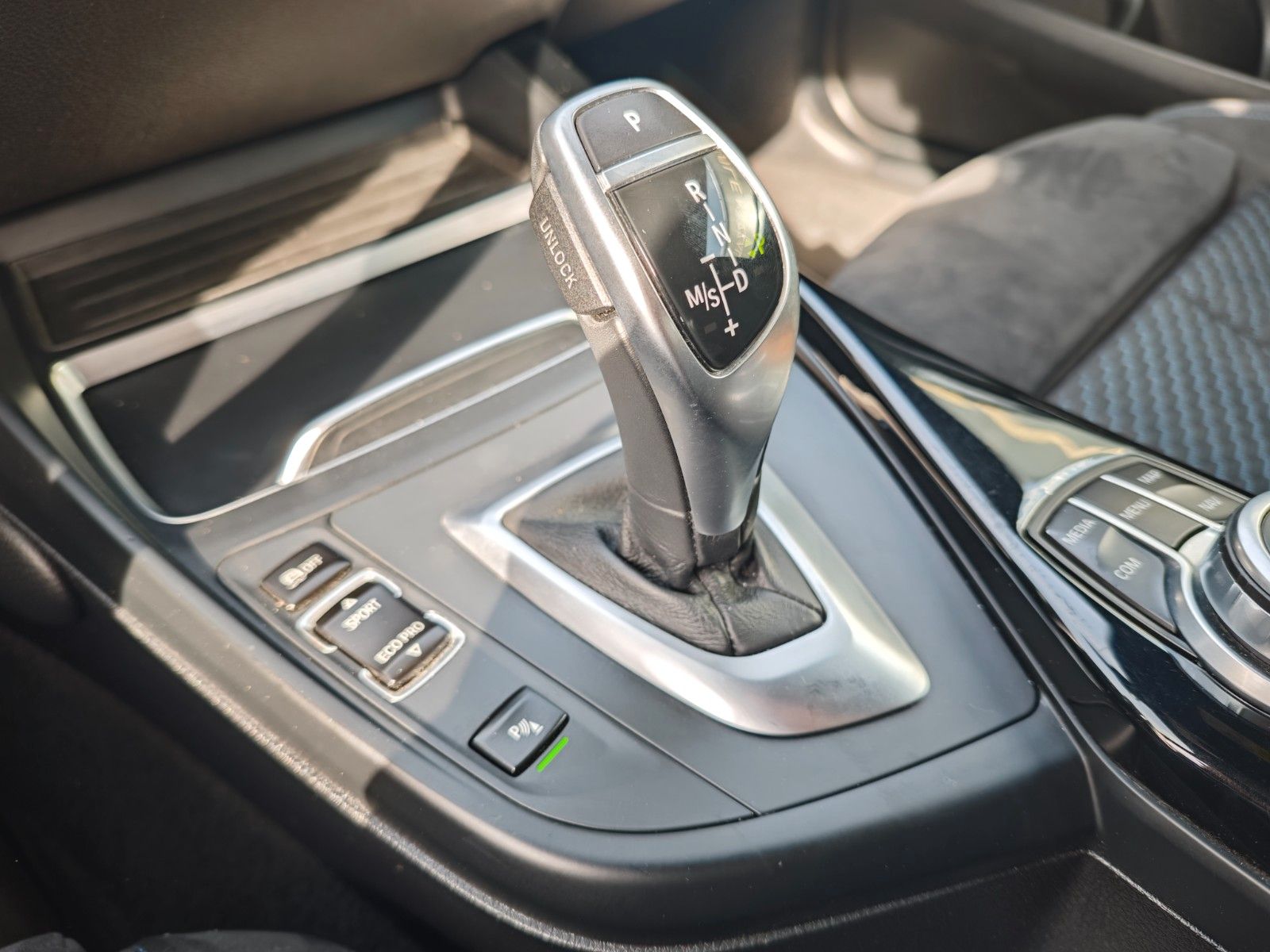 Fahrzeugabbildung BMW M140i SPECIAL EDITION*FACELIFT*SHZ*LED*CARPLAY*