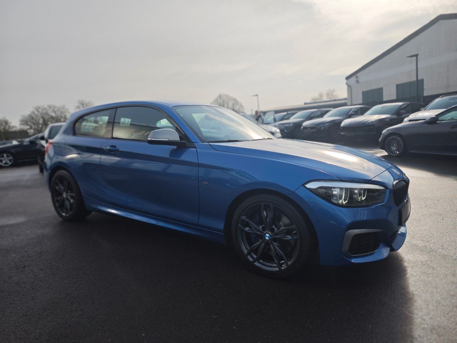 Fahrzeugabbildung BMW M140i SPECIAL EDITION*FACELIFT*SHZ*LED*CARPLAY*