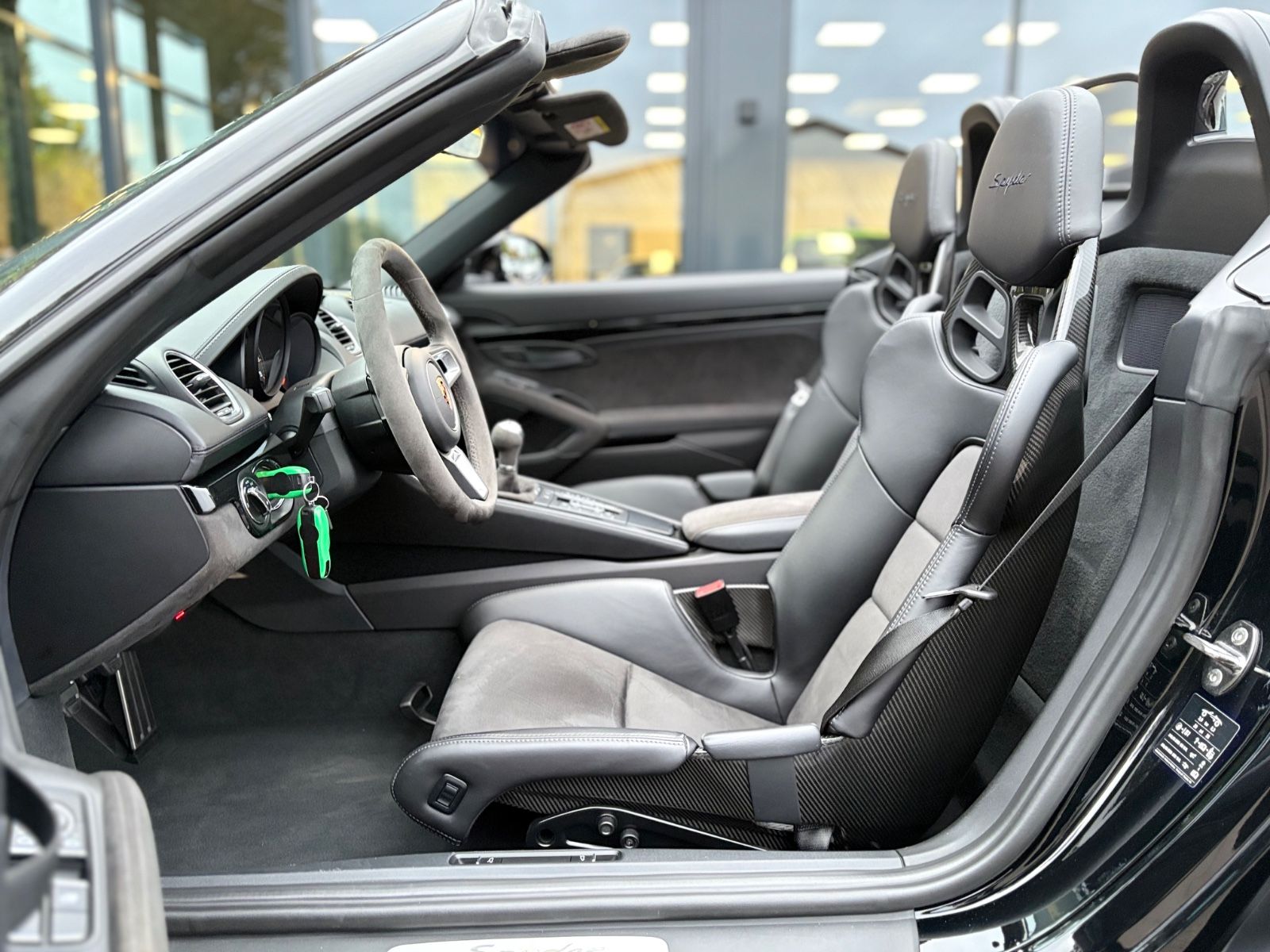 Fahrzeugabbildung Porsche 718 BOXTER SPYDER *1.HAND*SCHALENSITZE/CARBON*