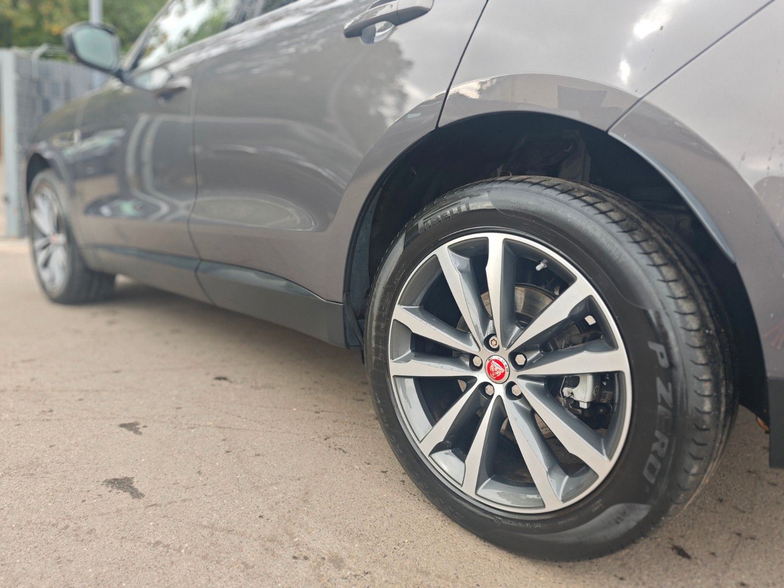 Fahrzeugabbildung Jaguar F-PACE AWD*SPORT*PANORAMA*LED*MERIDIAN*EL.AHK*