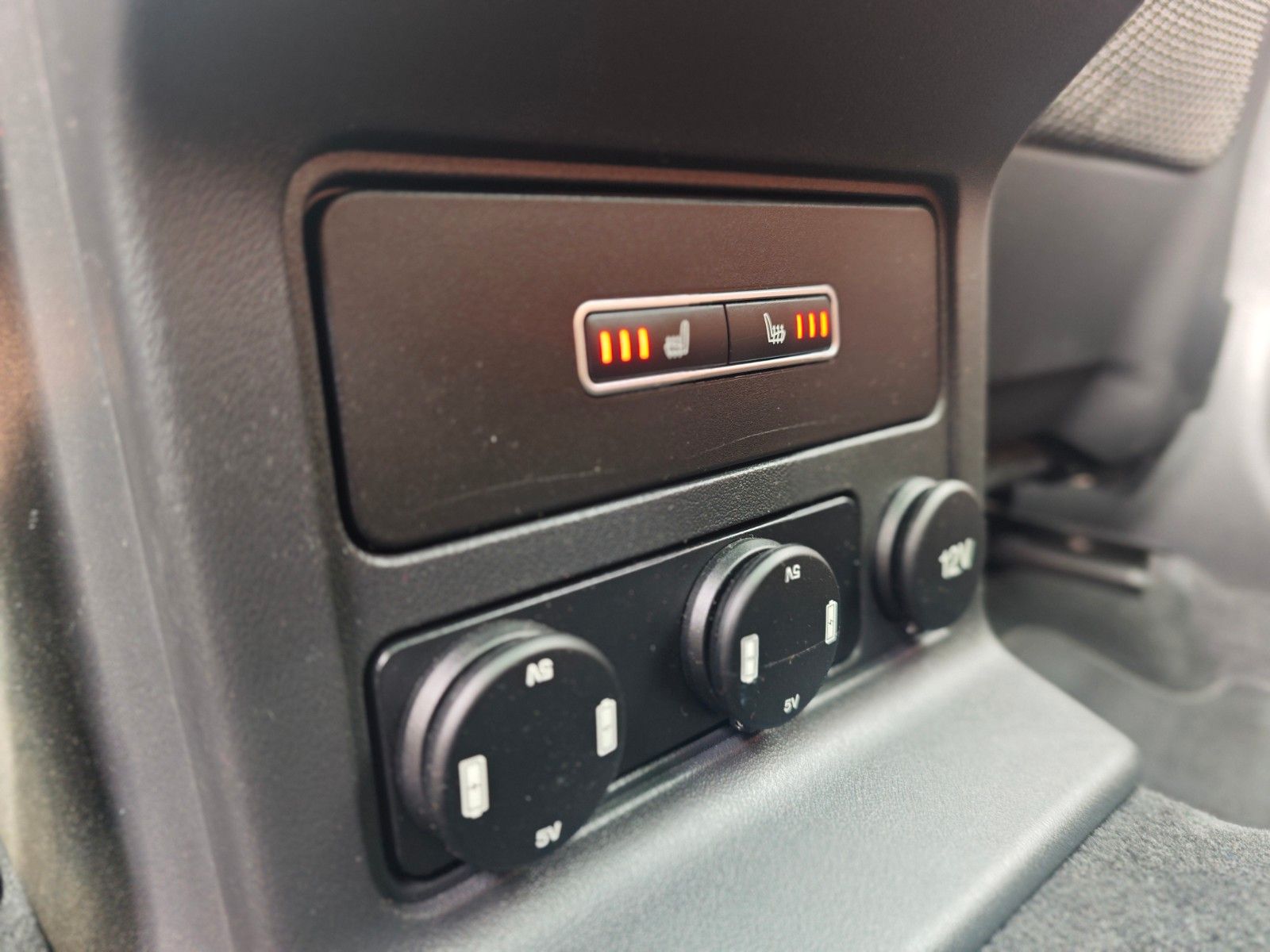 Fahrzeugabbildung Jaguar F-PACE AWD*SPORT*PANORAMA*LED*MERIDIAN*EL.AHK*