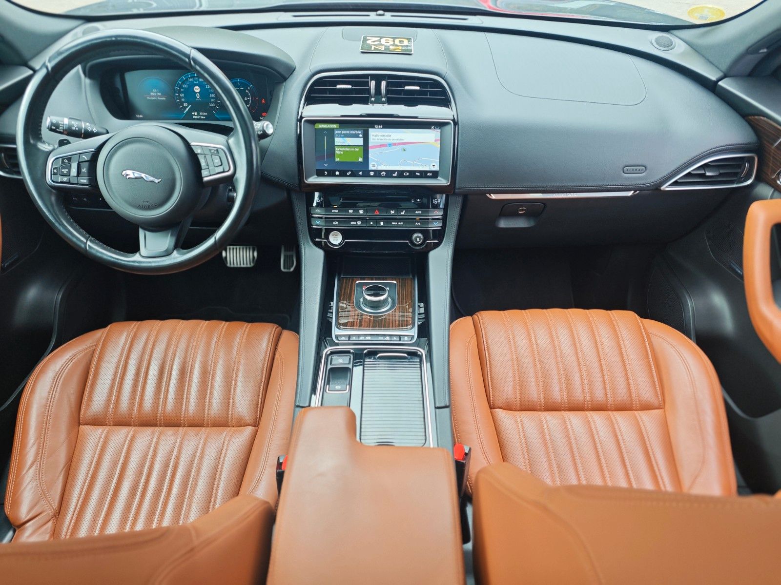 Fahrzeugabbildung Jaguar F-PACE AWD*SPORT*PANORAMA*LED*MERIDIAN*EL.AHK*