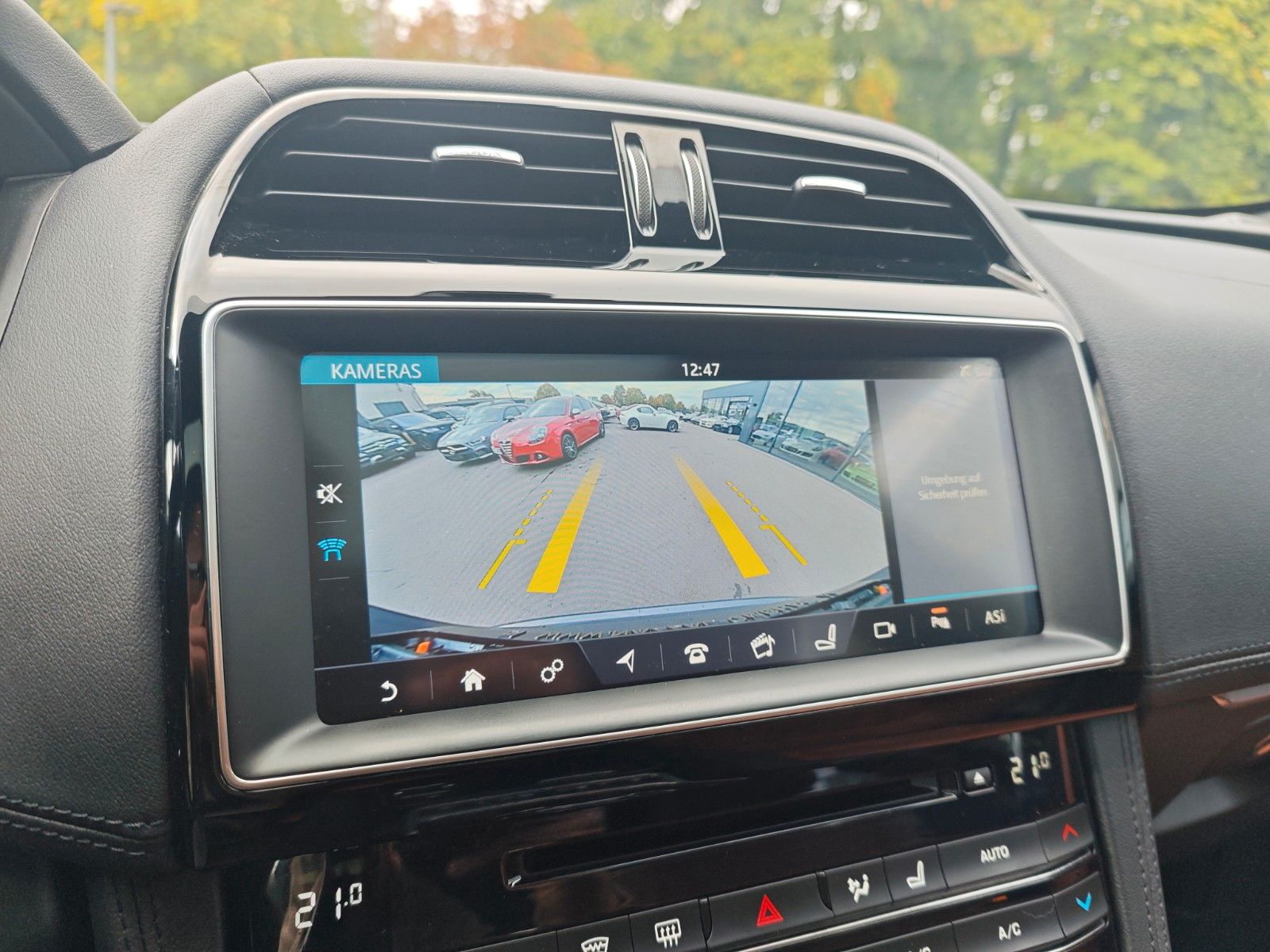 Fahrzeugabbildung Jaguar F-PACE AWD*SPORT*PANORAMA*LED*MERIDIAN*EL.AHK*