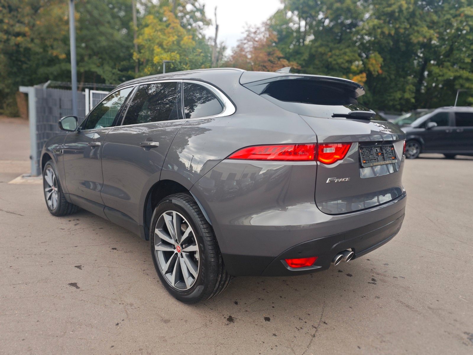 Fahrzeugabbildung Jaguar F-PACE AWD*SPORT*PANORAMA*LED*MERIDIAN*EL.AHK*
