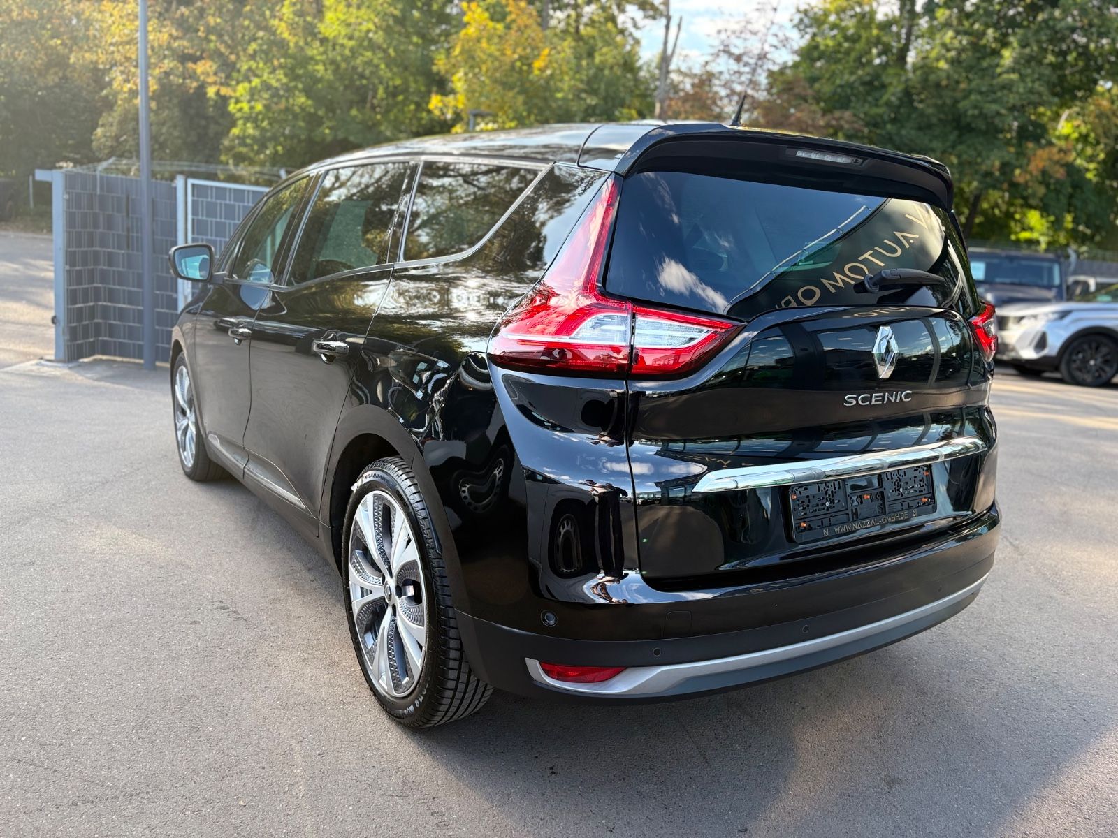 Fahrzeugabbildung Renault GRAND SCENIC 7SITZER*TEILLEDER*LED*KAMERA*TOP