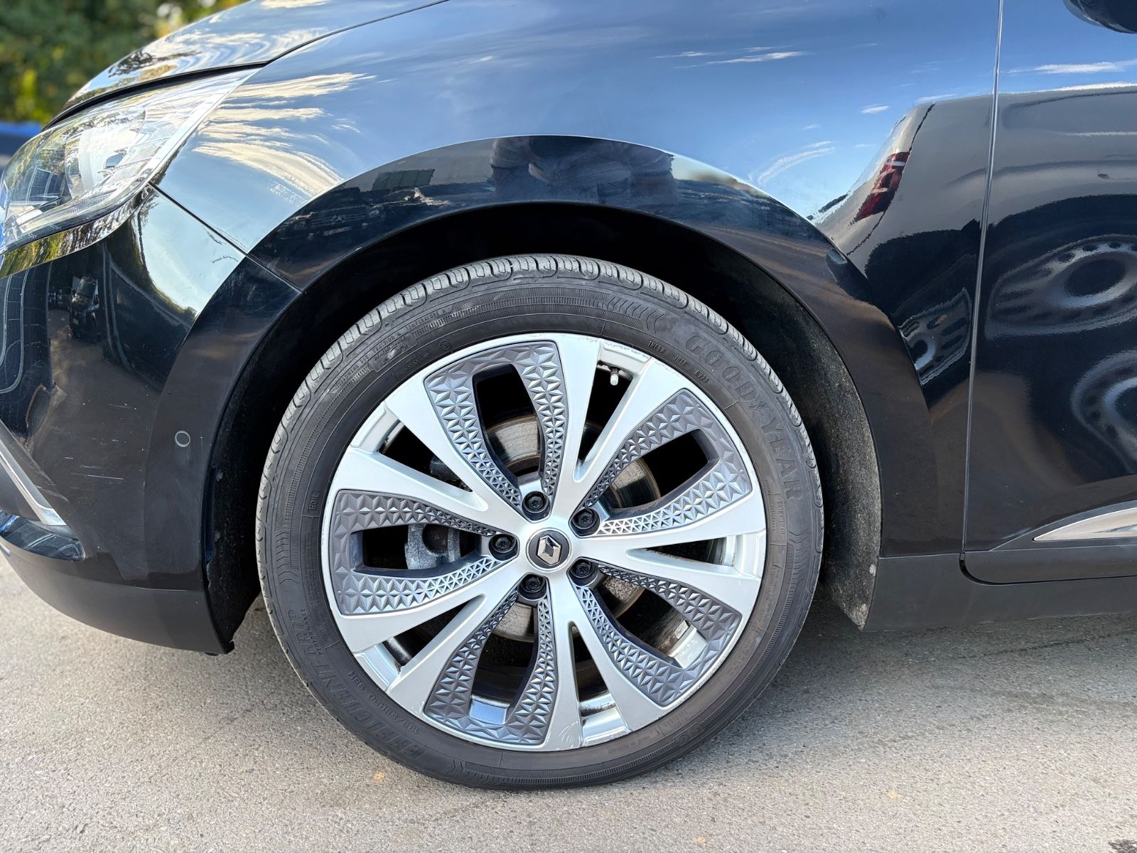 Fahrzeugabbildung Renault GRAND SCENIC 7SITZER*TEILLEDER*LED*KAMERA*TOP