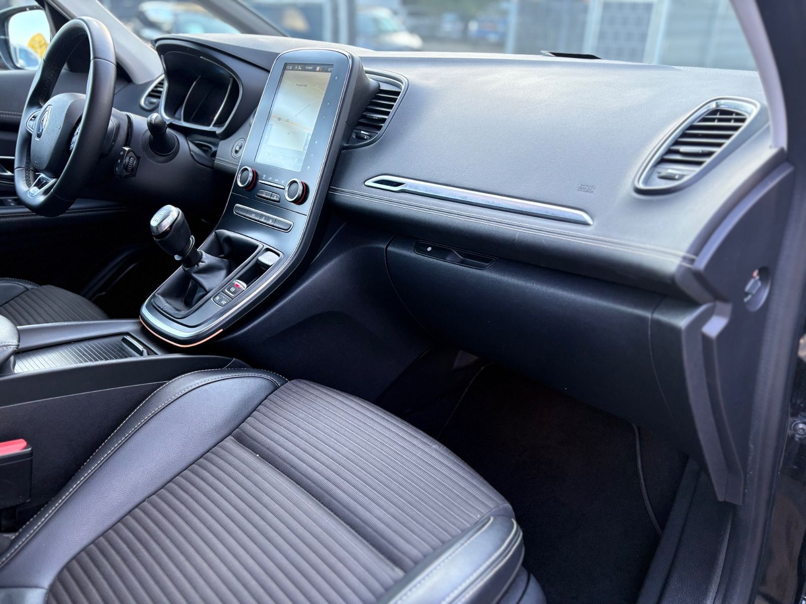 Fahrzeugabbildung Renault GRAND SCENIC 7SITZER*TEILLEDER*LED*KAMERA*TOP