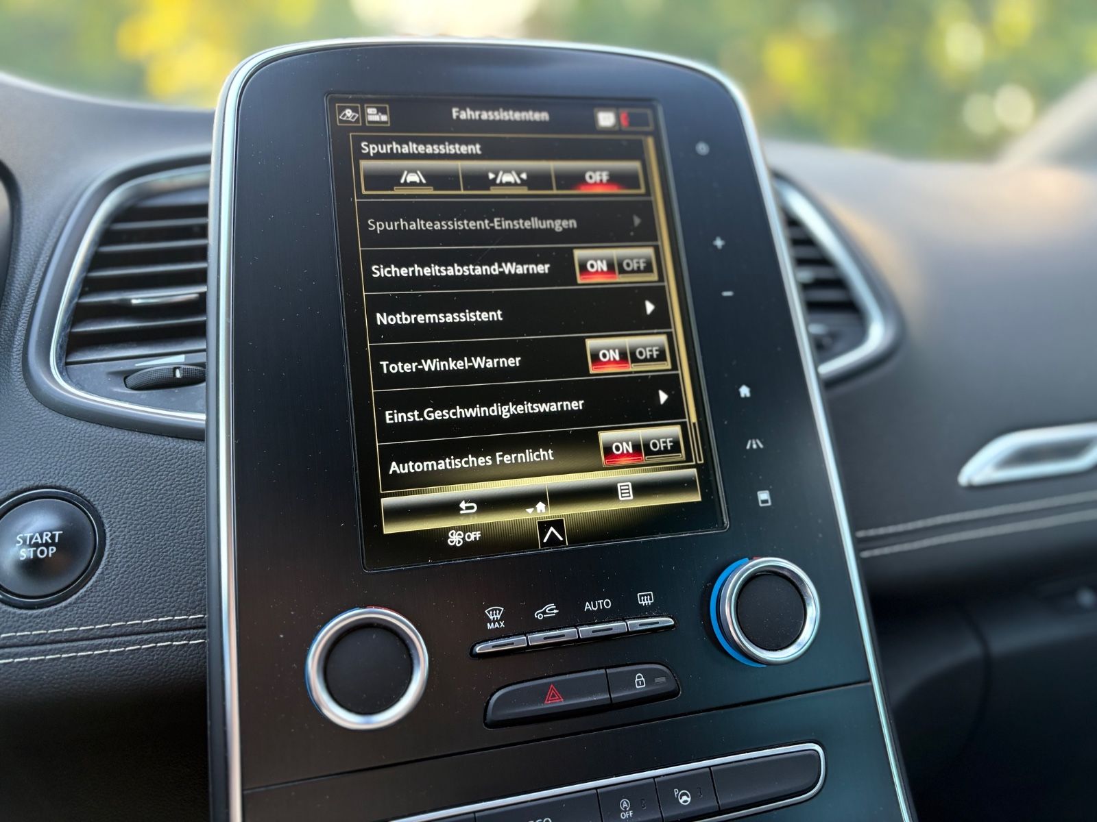 Fahrzeugabbildung Renault GRAND SCENIC 7SITZER*TEILLEDER*LED*KAMERA*TOP