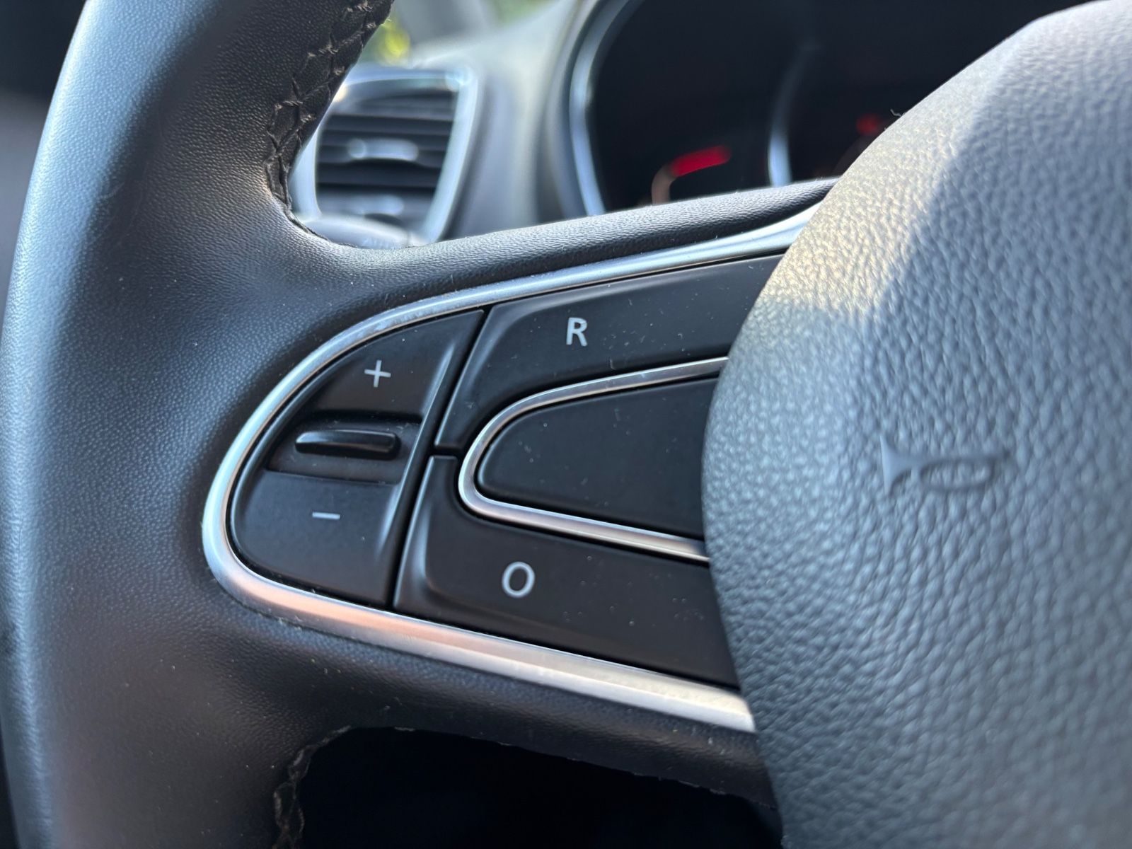 Fahrzeugabbildung Renault GRAND SCENIC 7SITZER*TEILLEDER*LED*KAMERA*TOP