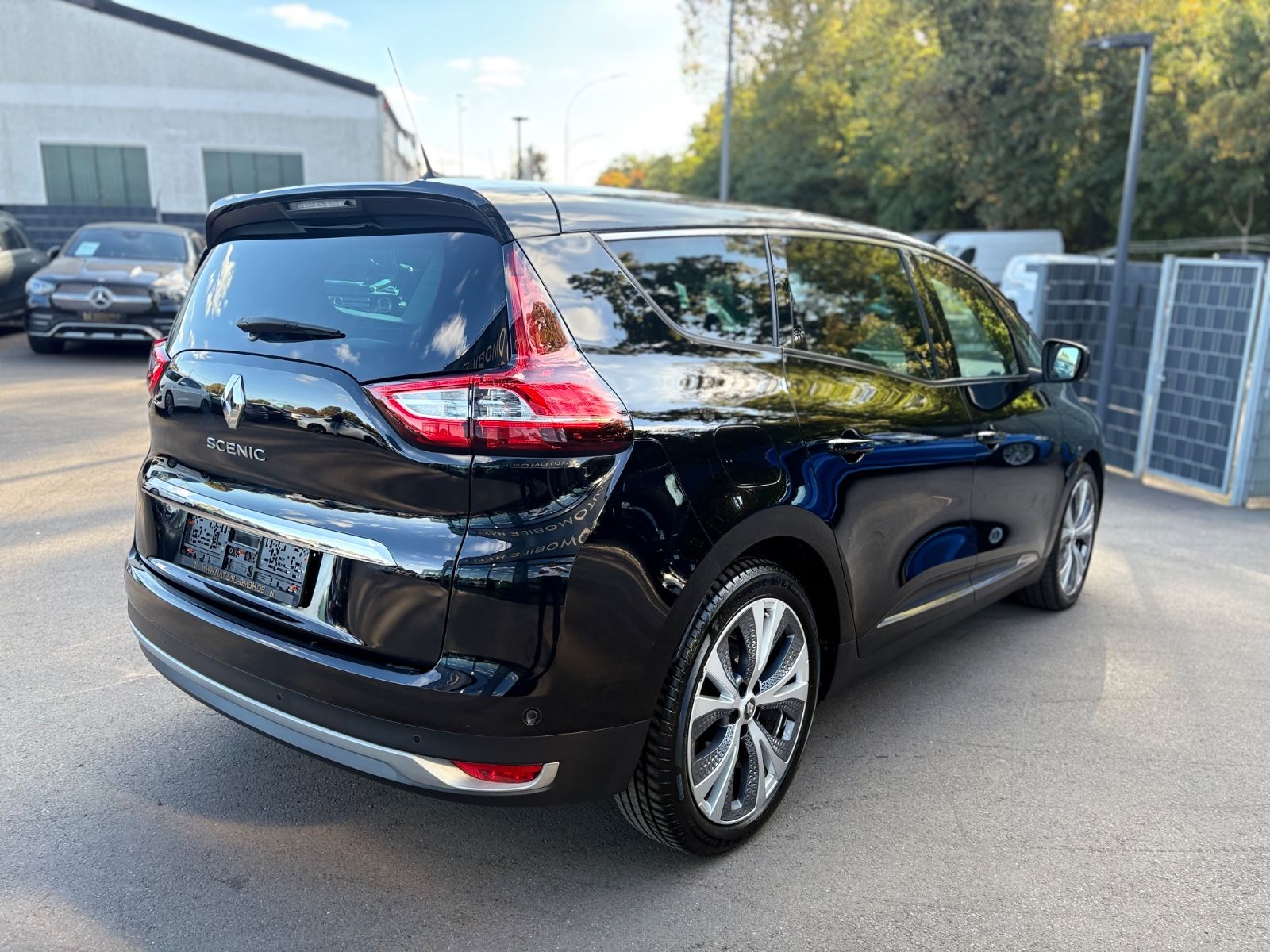 Fahrzeugabbildung Renault GRAND SCENIC 7SITZER*TEILLEDER*LED*KAMERA*TOP