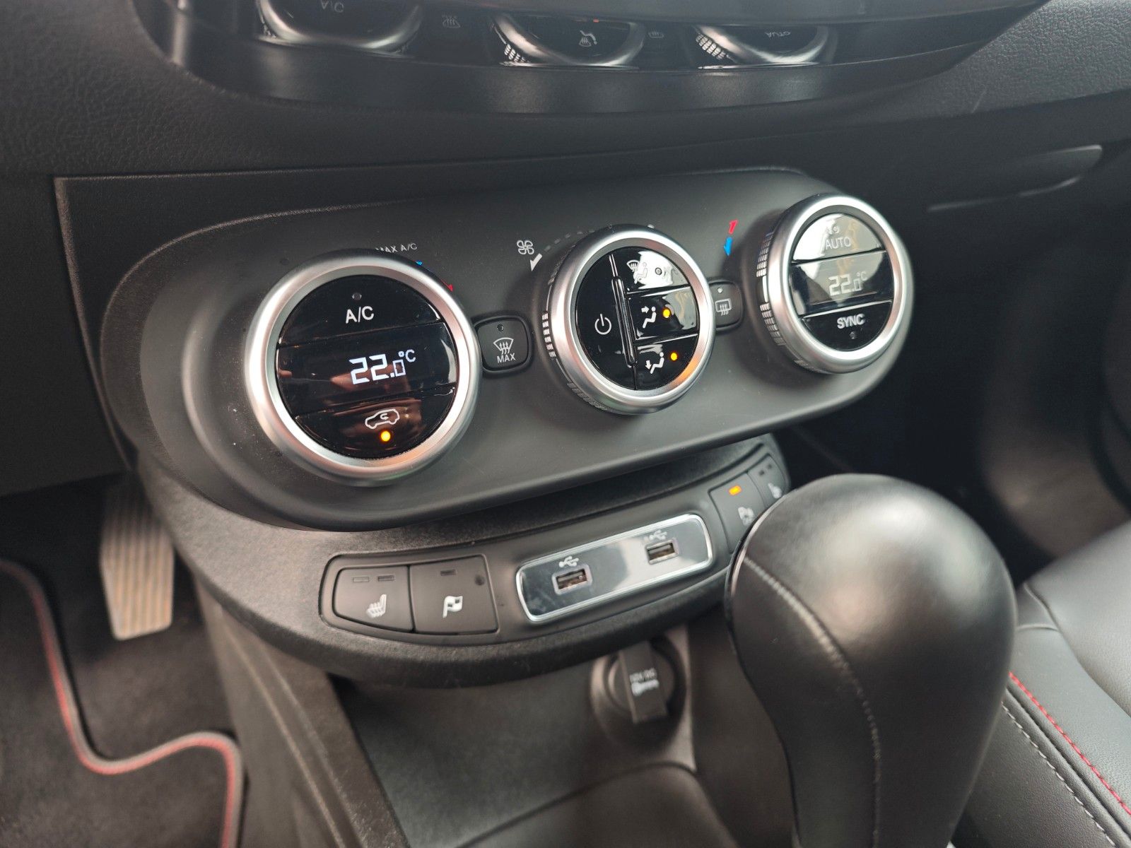 Fahrzeugabbildung Fiat 500X*APPLE CAR*NAVI*LED*SHZ*KAMERA*TOP*