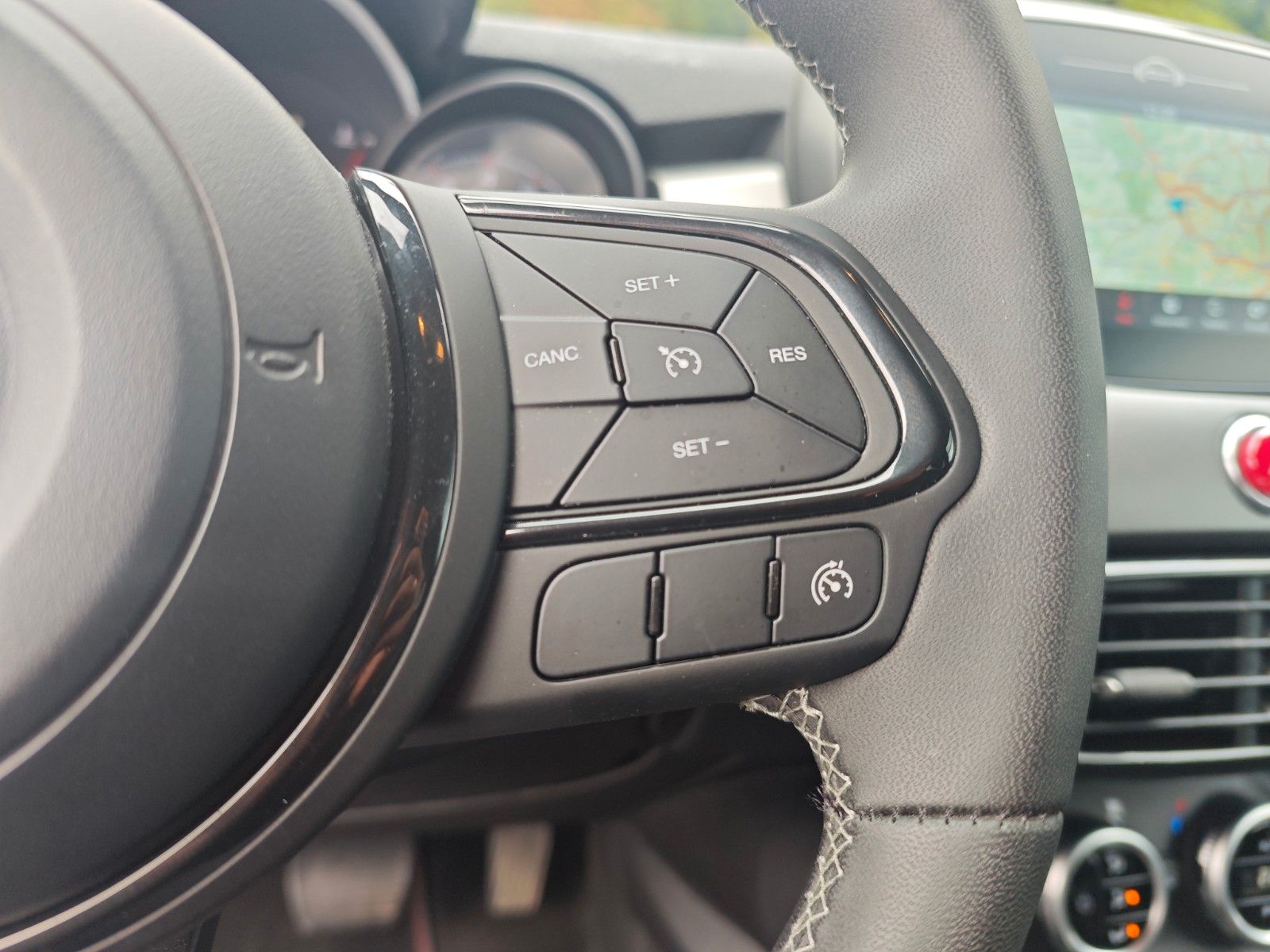 Fahrzeugabbildung Fiat 500X*APPLE CAR*NAVI*LED*SHZ*KAMERA*TOP*