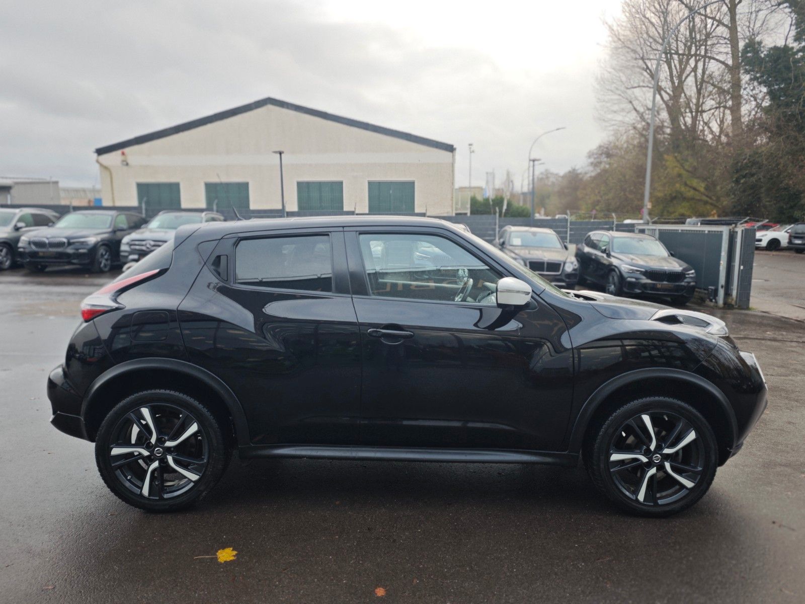 Fahrzeugabbildung Nissan JUKE SPORT DESIGN*AUT*LEDER*360 GRAD KAMERA*PANO