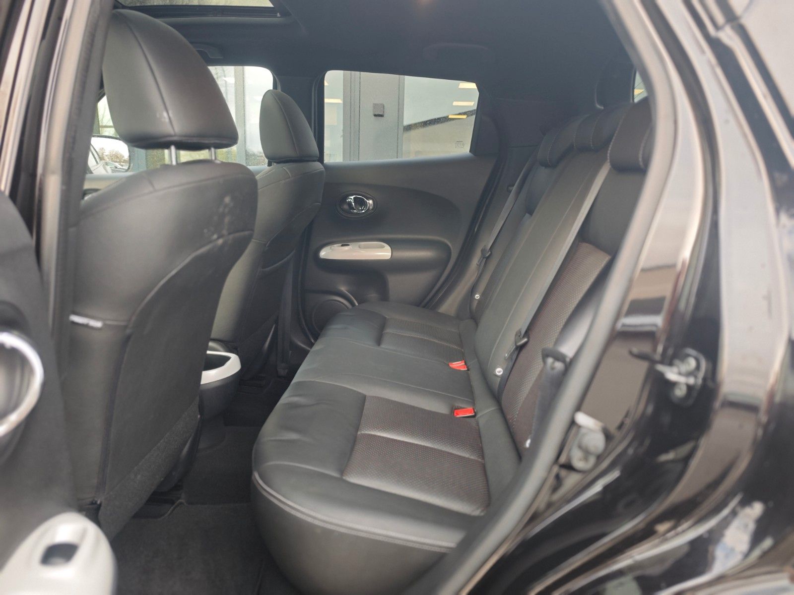 Fahrzeugabbildung Nissan JUKE SPORT DESIGN*AUT*LEDER*360 GRAD KAMERA*PANO