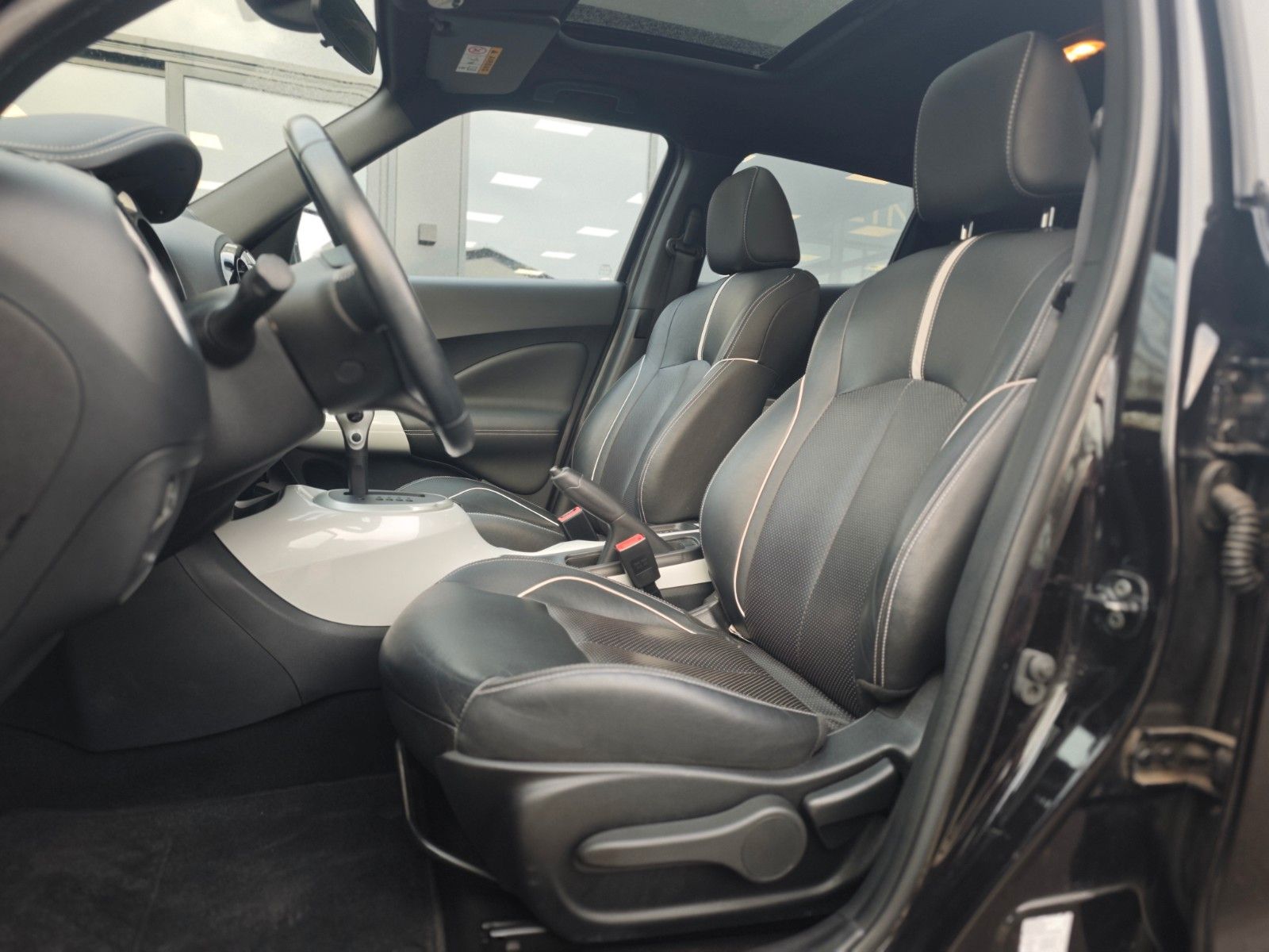 Fahrzeugabbildung Nissan JUKE SPORT DESIGN*AUT*LEDER*360 GRAD KAMERA*PANO