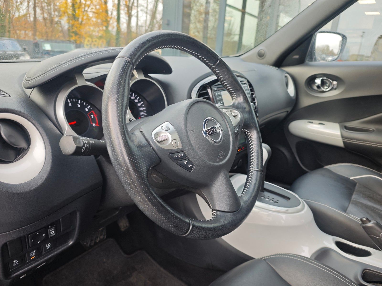 Fahrzeugabbildung Nissan JUKE SPORT DESIGN*AUT*LEDER*360 GRAD KAMERA*PANO