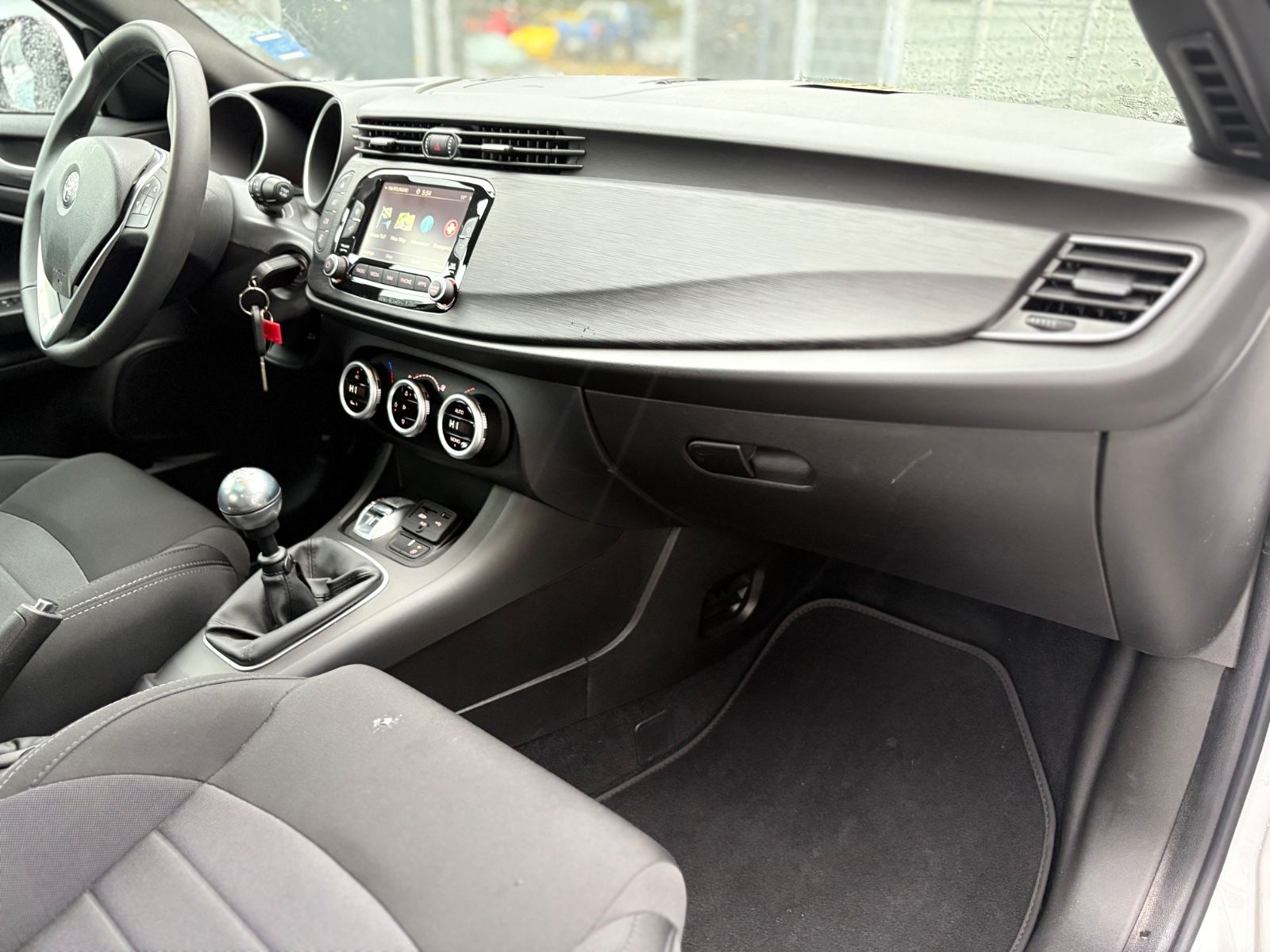 Fahrzeugabbildung Alfa Romeo GIULIETTA SUPER*PANORAMA*KLIMAAUT.*NAVI*