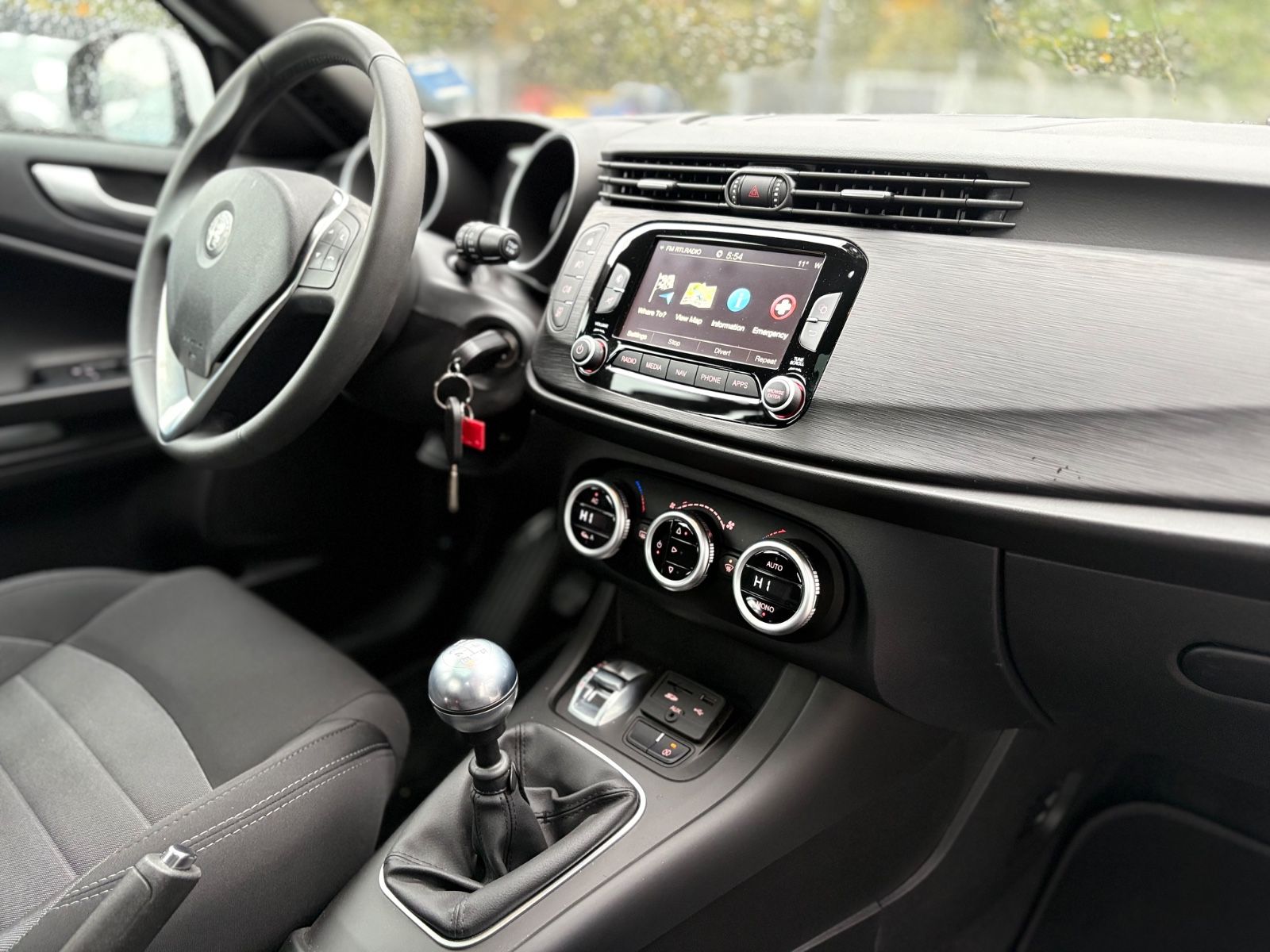 Fahrzeugabbildung Alfa Romeo GIULIETTA SUPER*PANORAMA*KLIMAAUT.*NAVI*