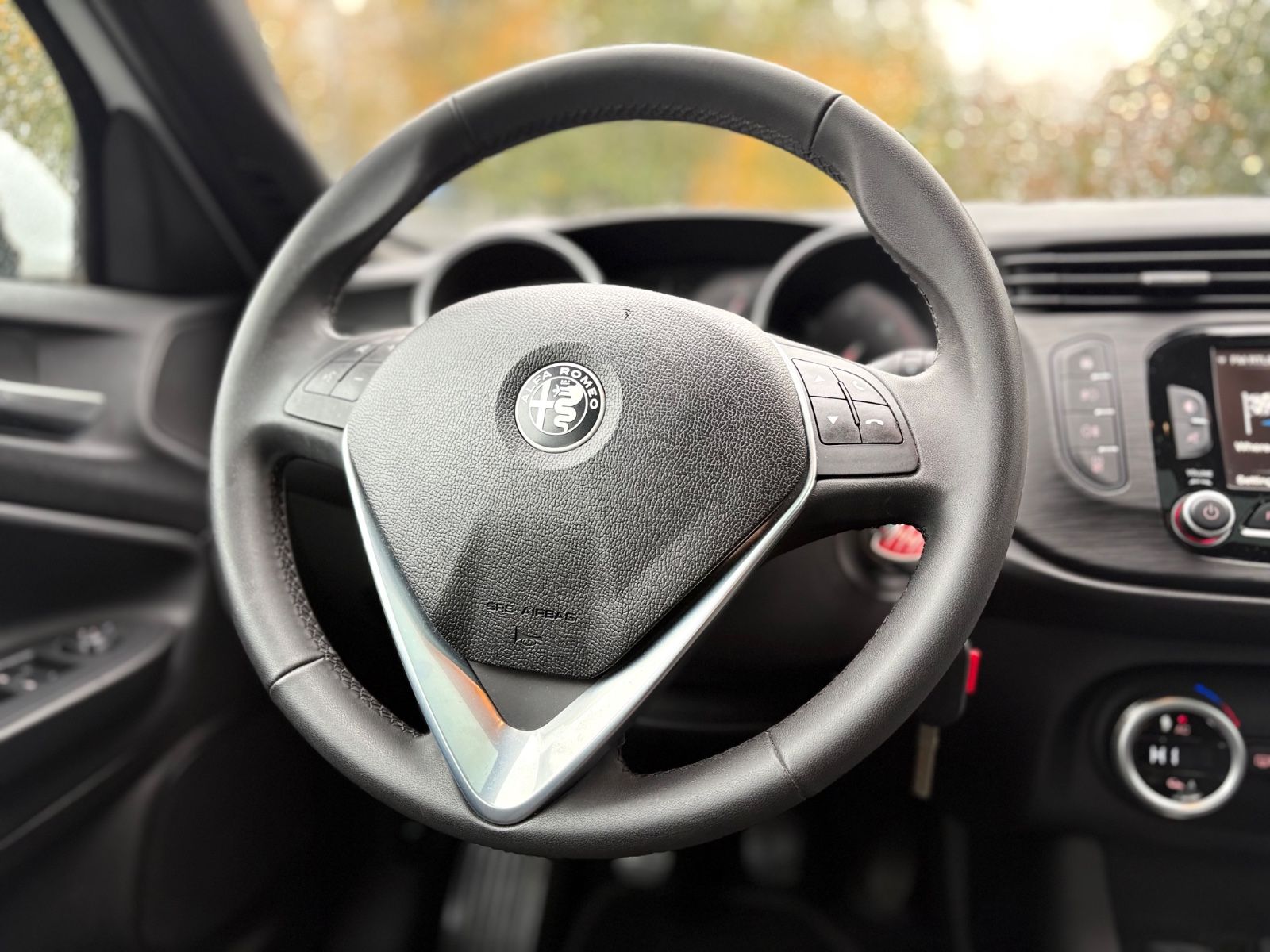 Fahrzeugabbildung Alfa Romeo GIULIETTA SUPER*PANORAMA*KLIMAAUT.*NAVI*