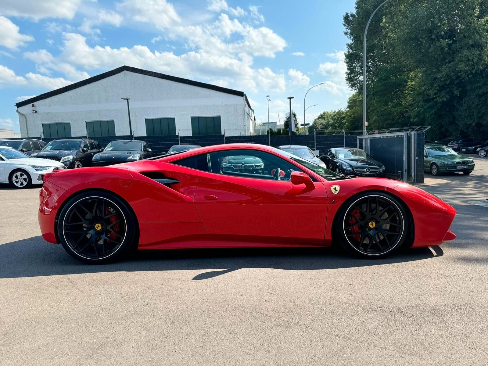 Fahrzeugabbildung Ferrari 488 GTB Coupé DCT*ROSSO SCUDERIA*LIFT*22.ZOLL*