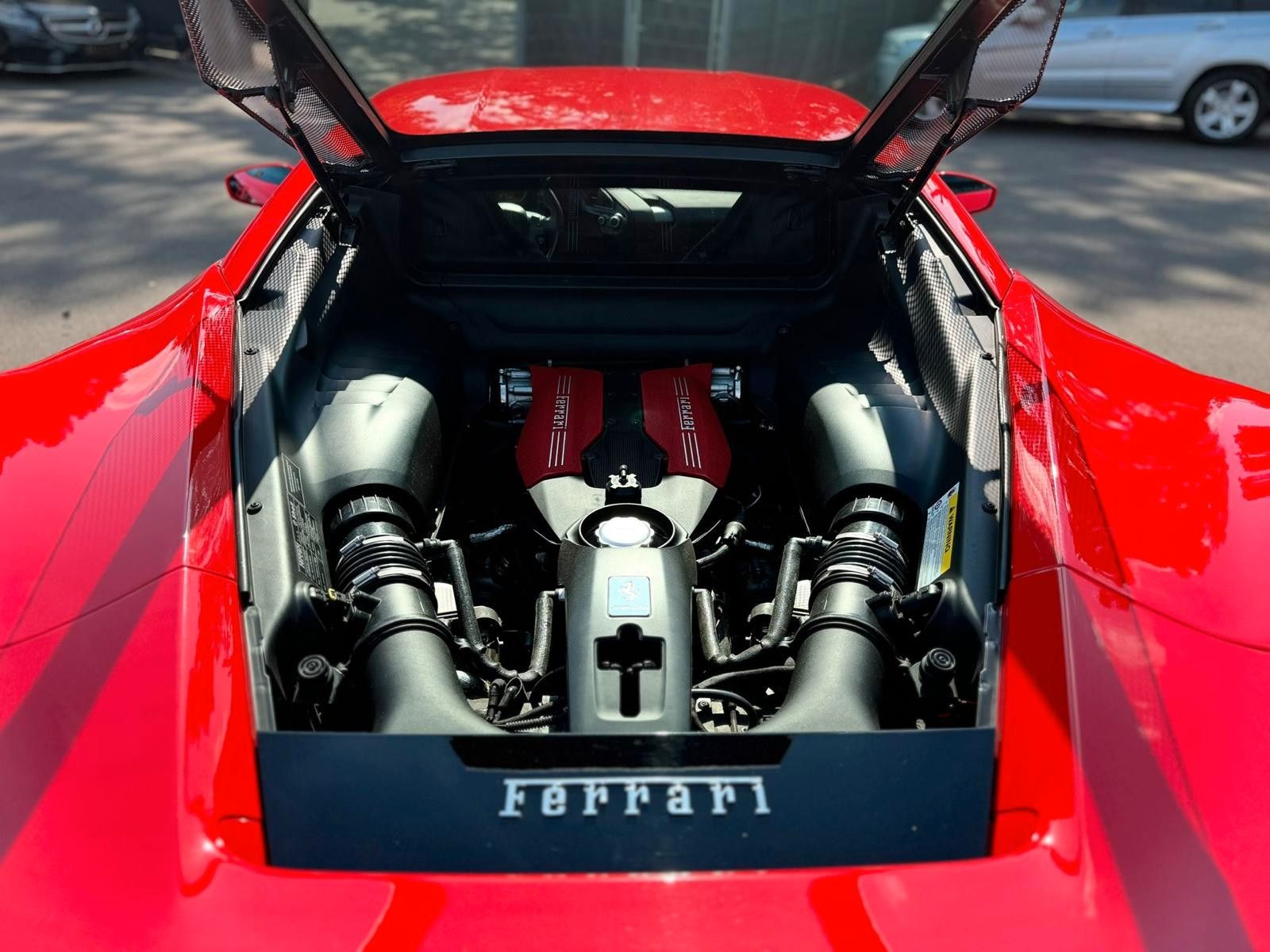 Fahrzeugabbildung Ferrari 488 GTB Coupé DCT*ROSSO SCUDERIA*LIFT*22.ZOLL*