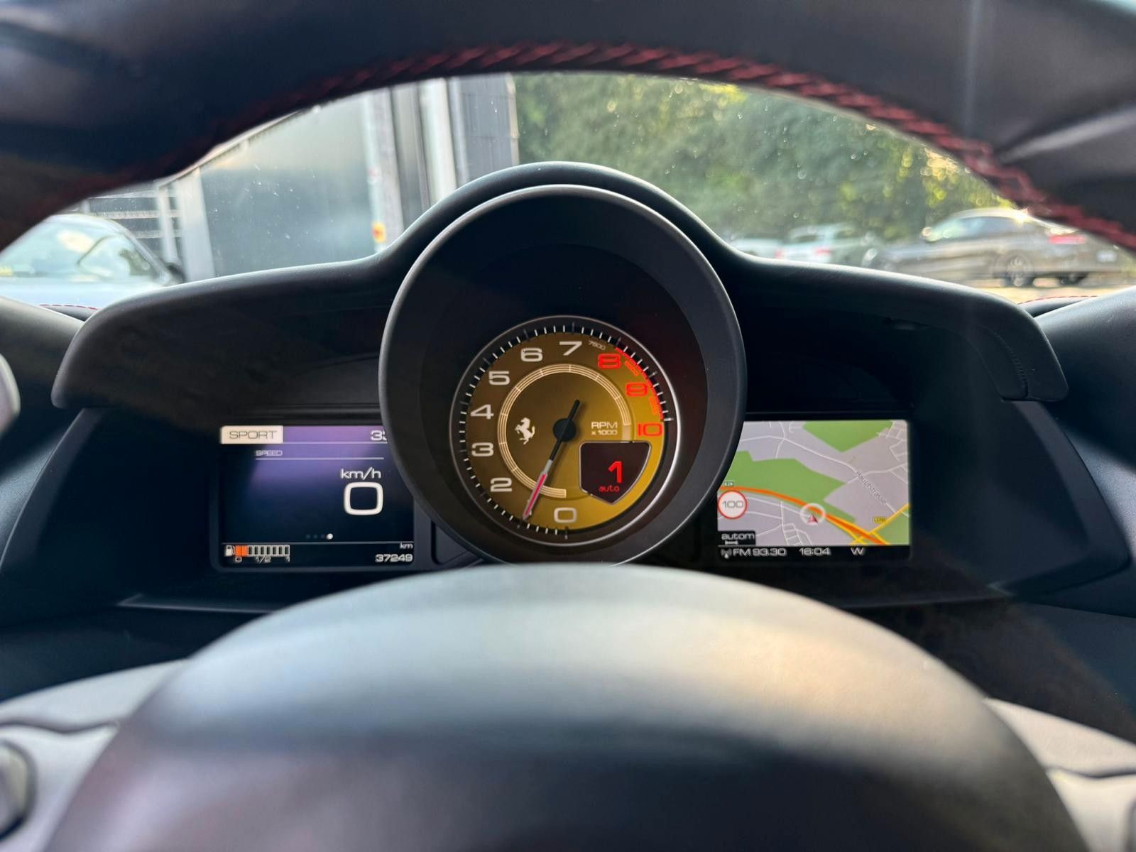 Fahrzeugabbildung Ferrari 488 GTB Coupé DCT*ROSSO SCUDERIA*LIFT*22.ZOLL*