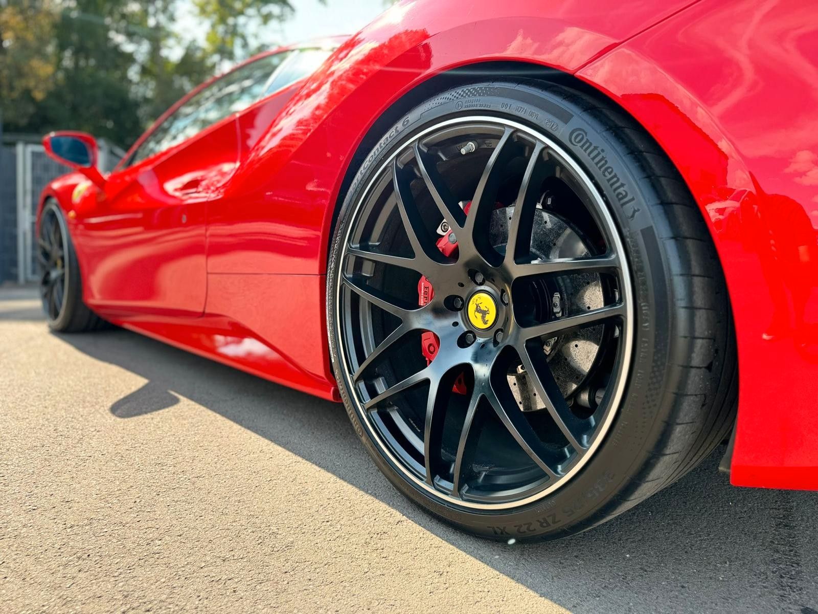 Fahrzeugabbildung Ferrari 488 GTB Coupé DCT*ROSSO SCUDERIA*LIFT*22.ZOLL*