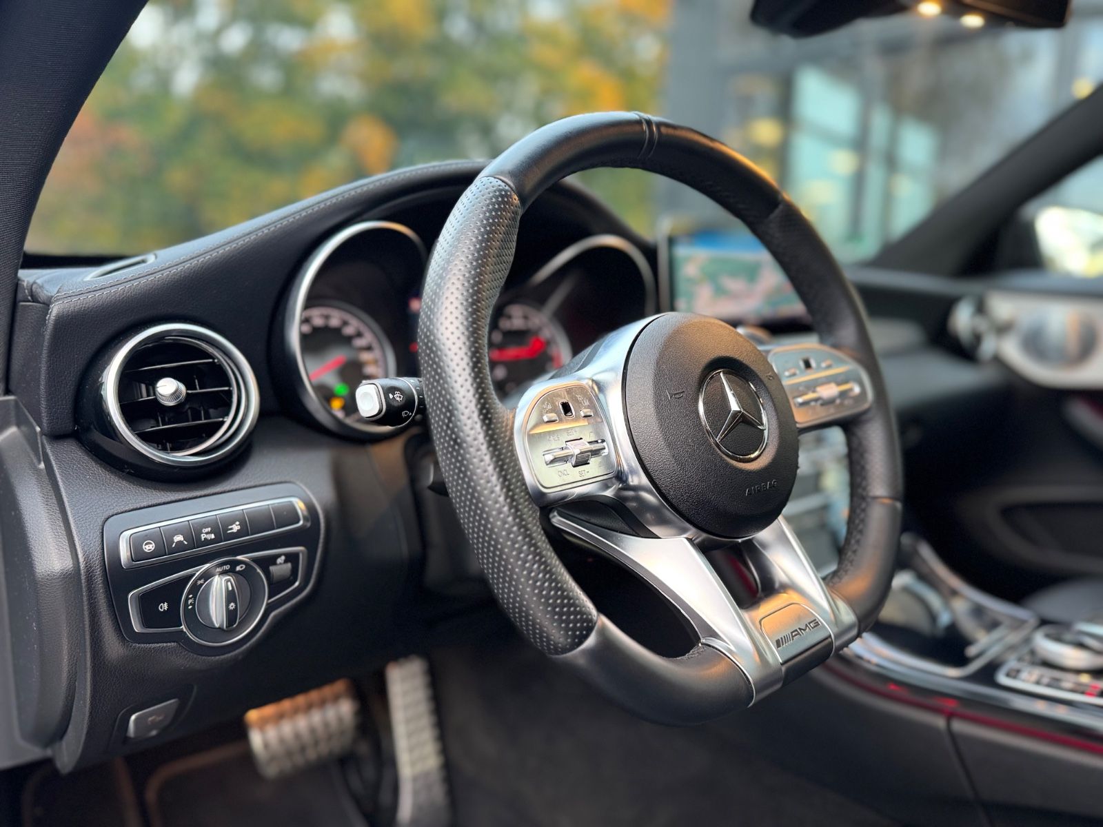 Fahrzeugabbildung Mercedes-Benz C63 AMG COUPE*PANORAMA*BURMESTER*FACELIFT*CARBON