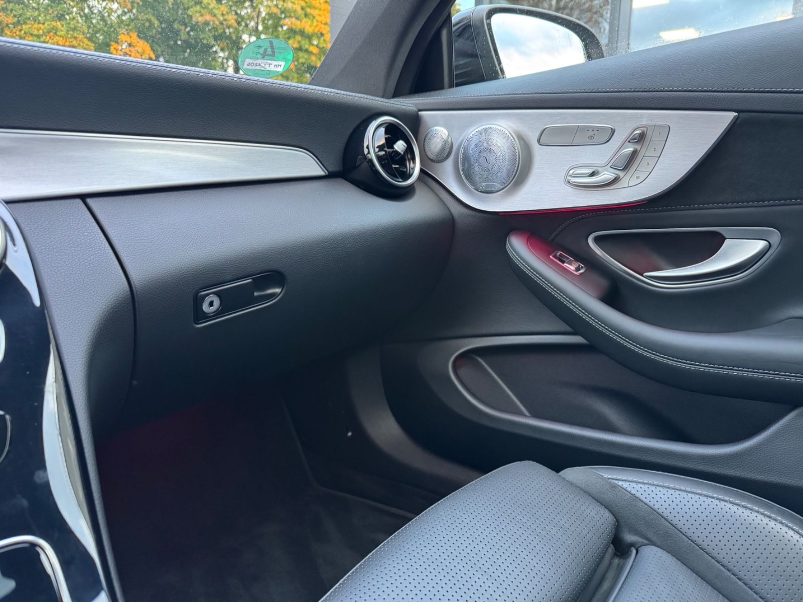 Fahrzeugabbildung Mercedes-Benz C63 AMG COUPE*PANORAMA*BURMESTER*FACELIFT*CARBON