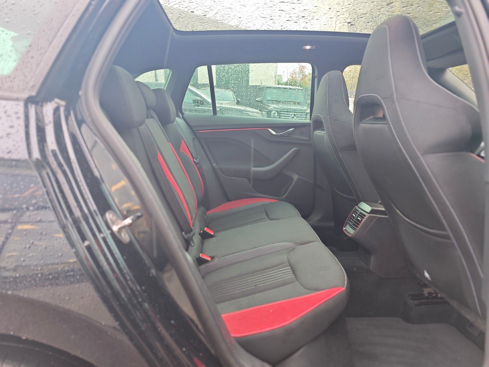 Fahrzeugabbildung SKODA SCALA MONTE CARLO*PANORAMA*APPLE CAR*KAMERA*NAVI