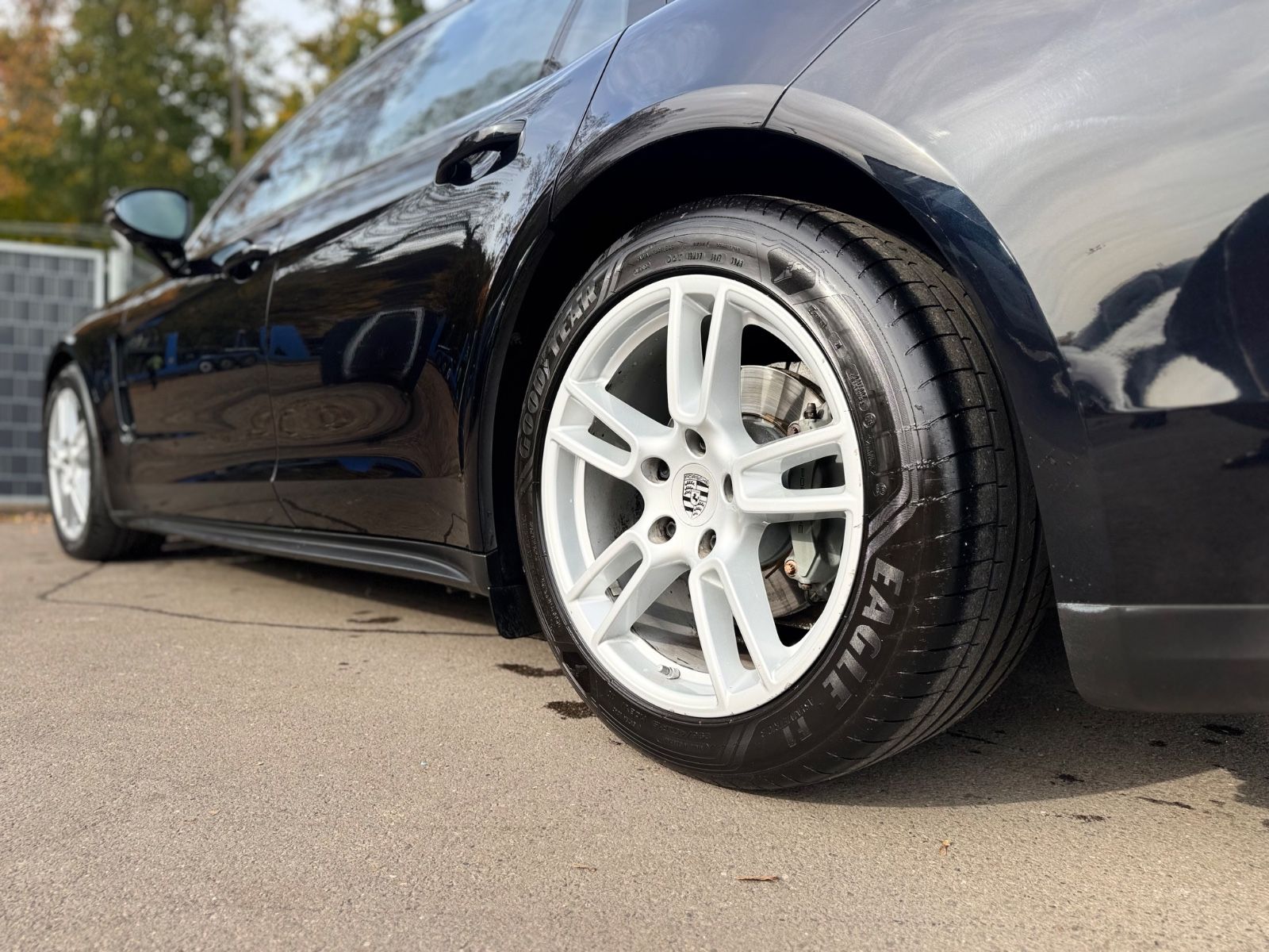 Fahrzeugabbildung Porsche PANAMERA 4S*BOSE*PANORAMA*ACC*MASSAGE*INNO-DRIVE