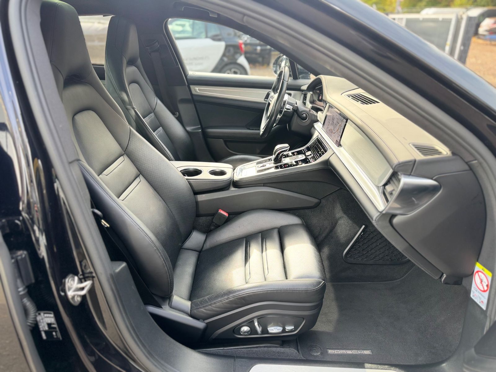 Fahrzeugabbildung Porsche PANAMERA 4S*BOSE*PANORAMA*ACC*MASSAGE*INNO-DRIVE