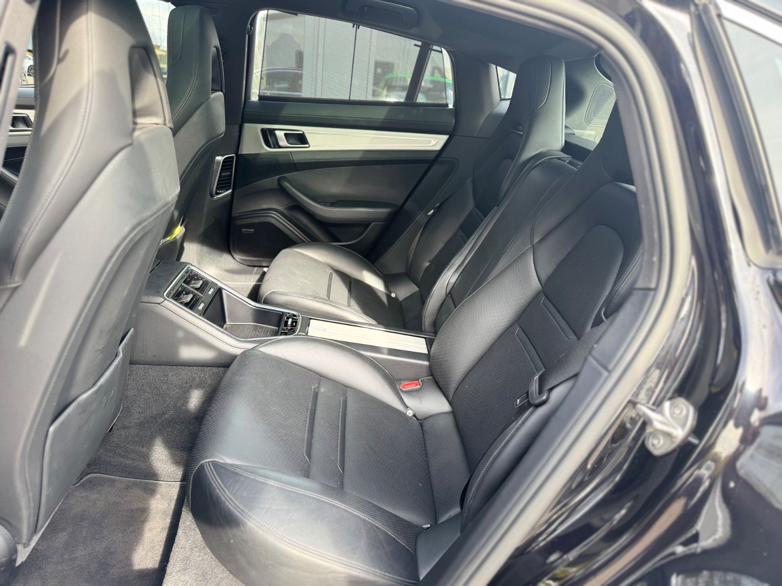 Fahrzeugabbildung Porsche PANAMERA 4S*BOSE*PANORAMA*ACC*MASSAGE*INNO-DRIVE