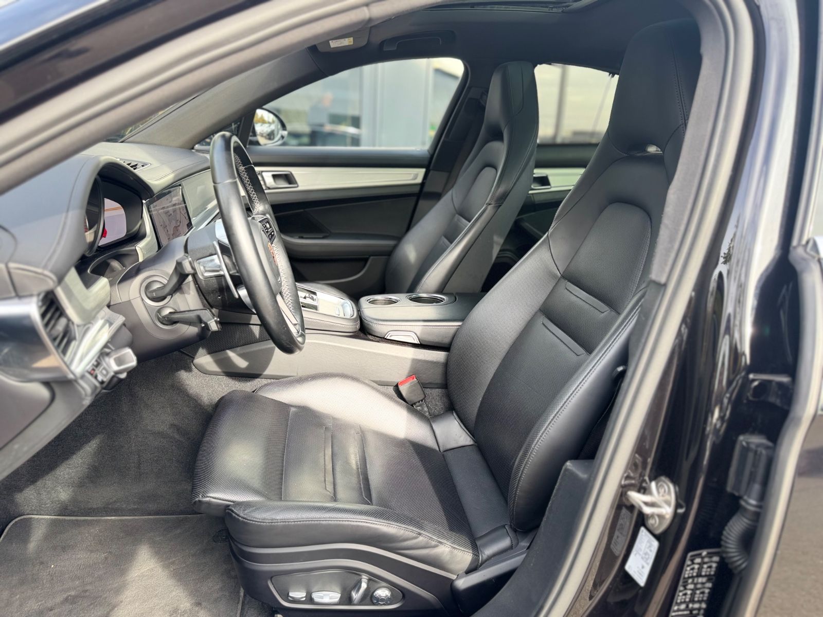 Fahrzeugabbildung Porsche PANAMERA 4S*BOSE*PANORAMA*ACC*MASSAGE*INNO-DRIVE