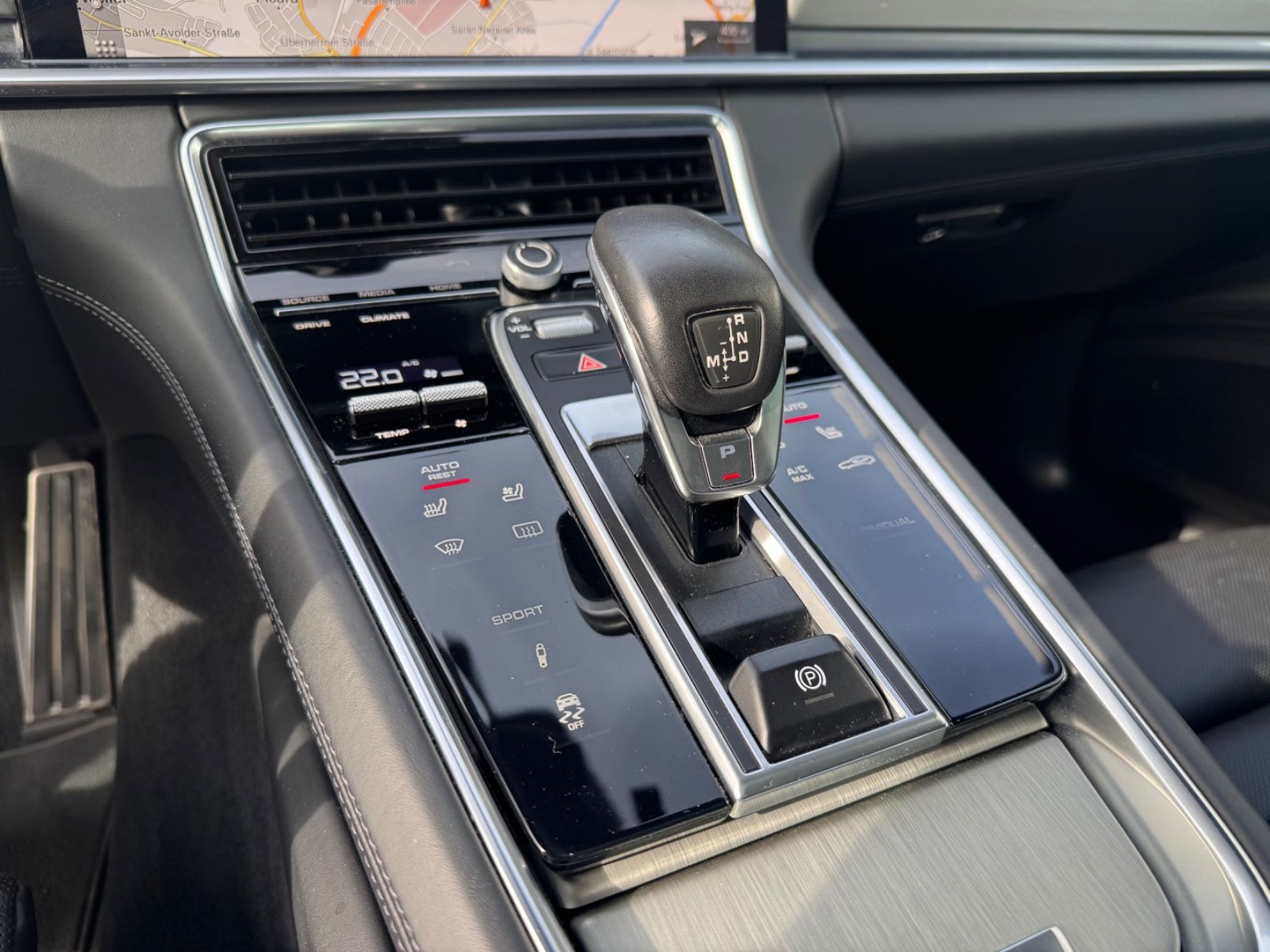 Fahrzeugabbildung Porsche PANAMERA 4S*BOSE*PANORAMA*ACC*MASSAGE*INNO-DRIVE