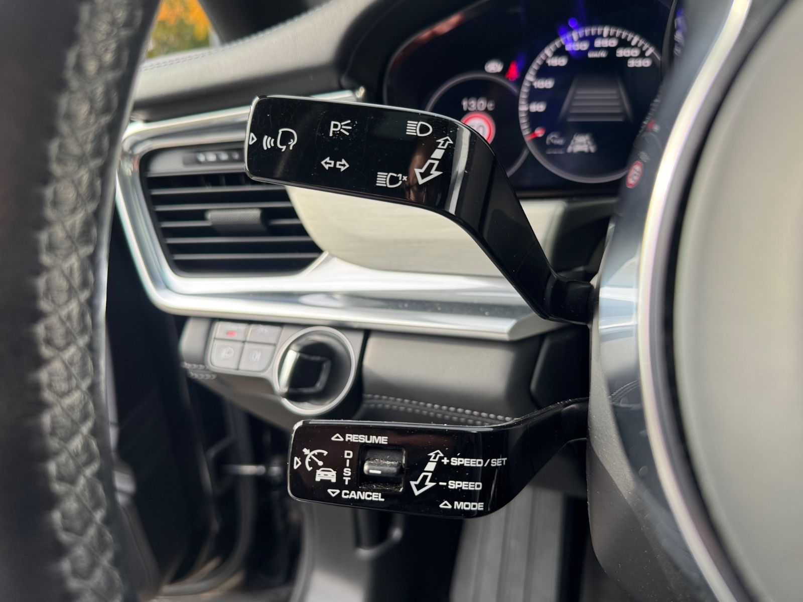 Fahrzeugabbildung Porsche PANAMERA 4S*BOSE*PANORAMA*ACC*MASSAGE*INNO-DRIVE