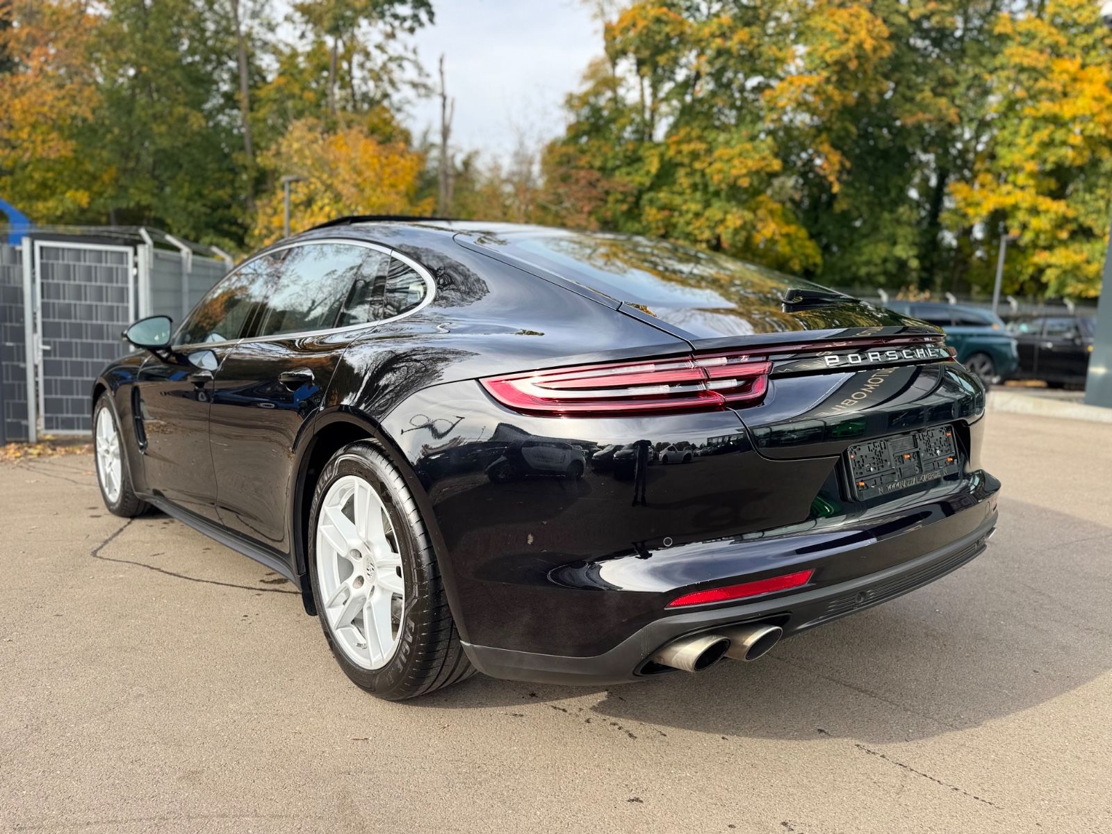 Fahrzeugabbildung Porsche PANAMERA 4S*BOSE*PANORAMA*ACC*MASSAGE*INNO-DRIVE