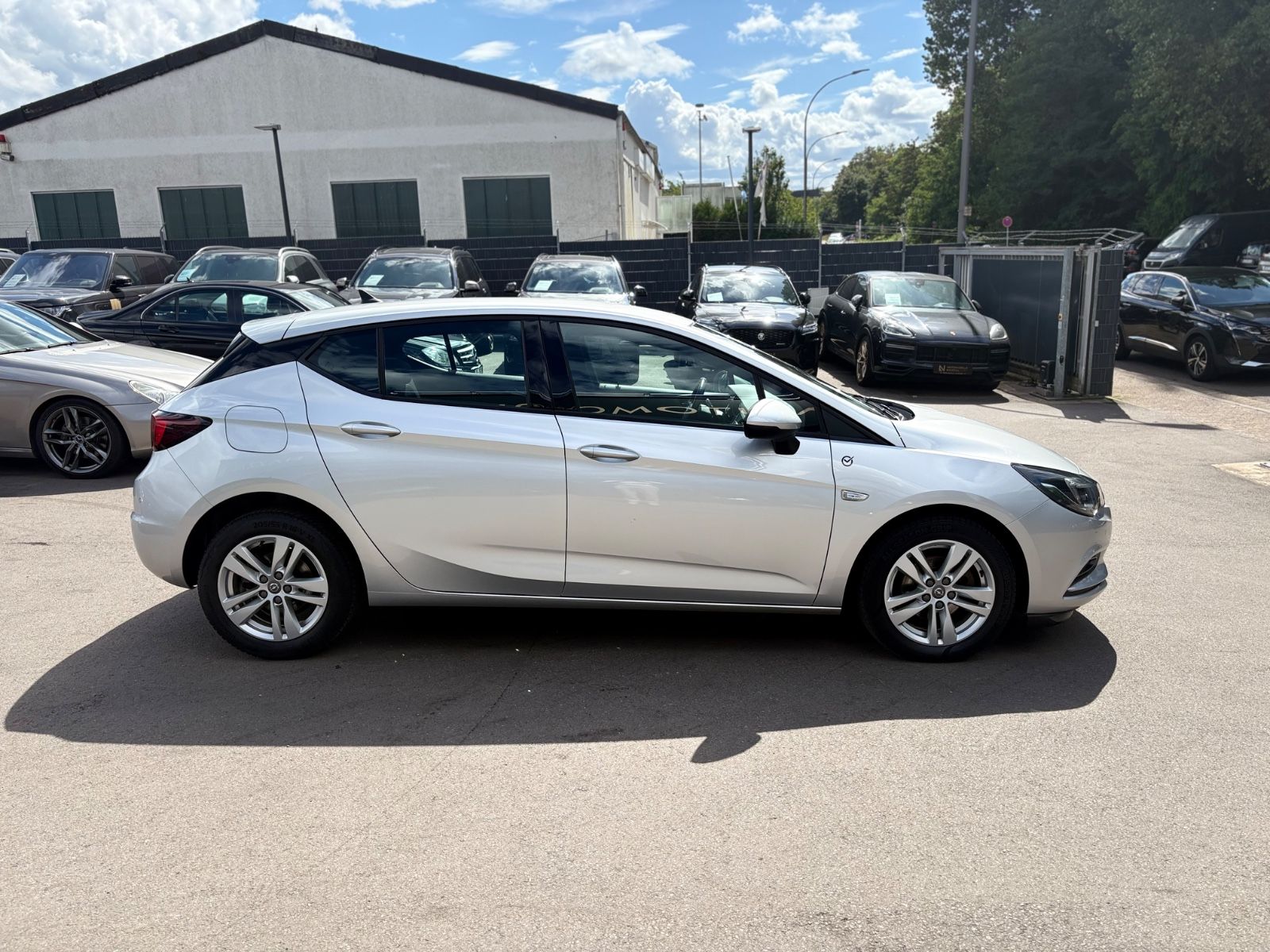 Fahrzeugabbildung Opel ASTRA K LIM*DYNAMIC*VOLL-LED*PDC*ERGO SITZE*TOP