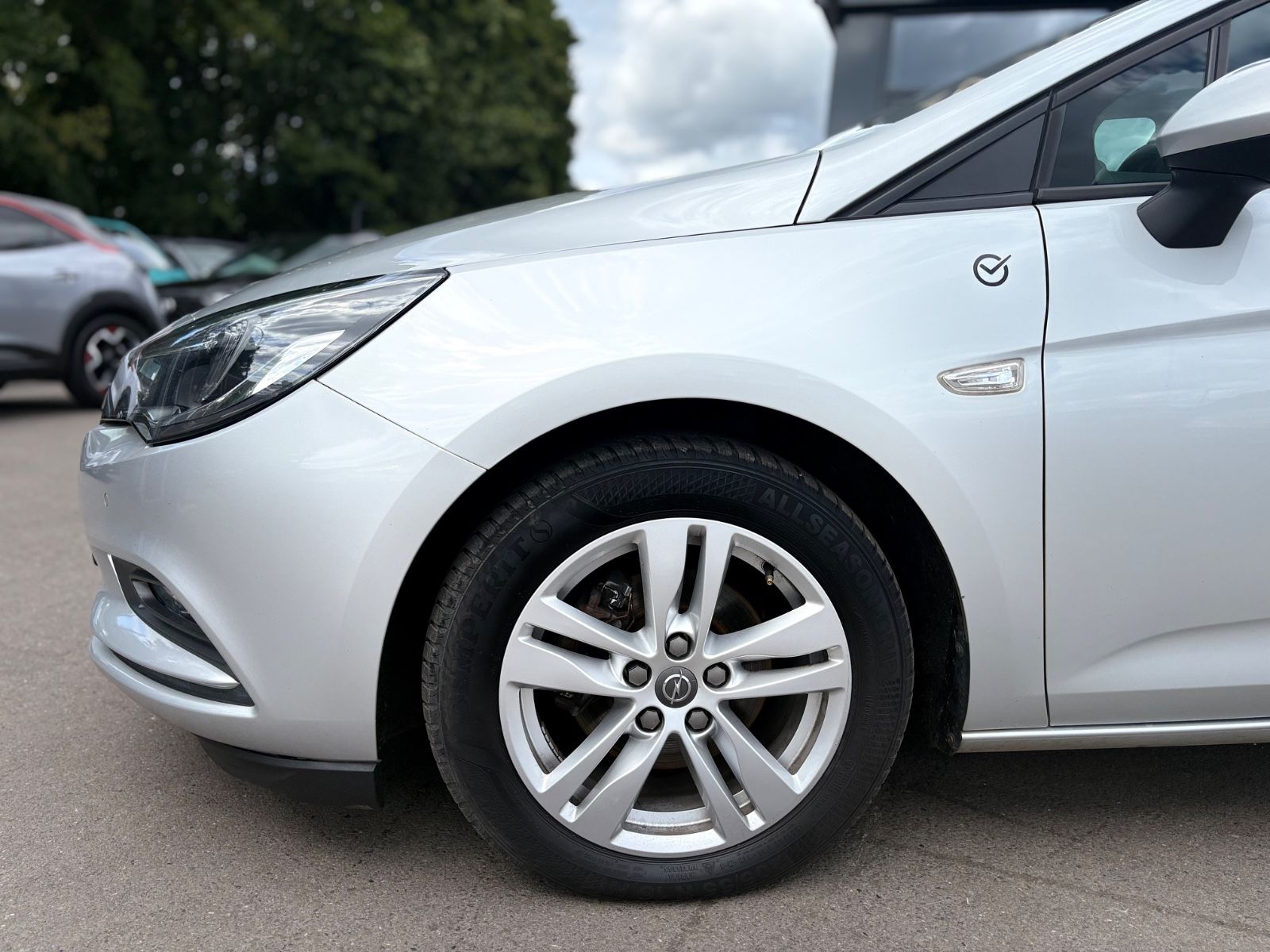 Fahrzeugabbildung Opel ASTRA K LIM*DYNAMIC*VOLL-LED*PDC*ERGO SITZE*TOP