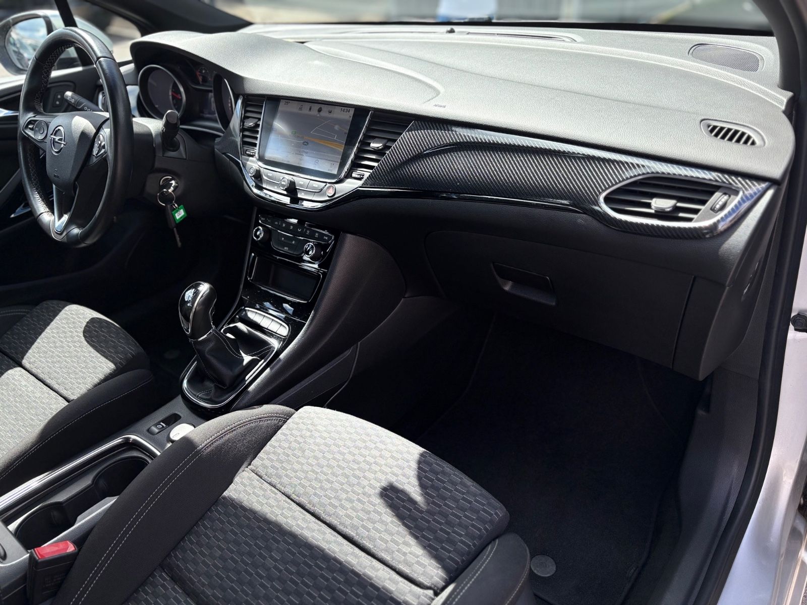 Fahrzeugabbildung Opel ASTRA K LIM*DYNAMIC*VOLL-LED*PDC*ERGO SITZE*TOP